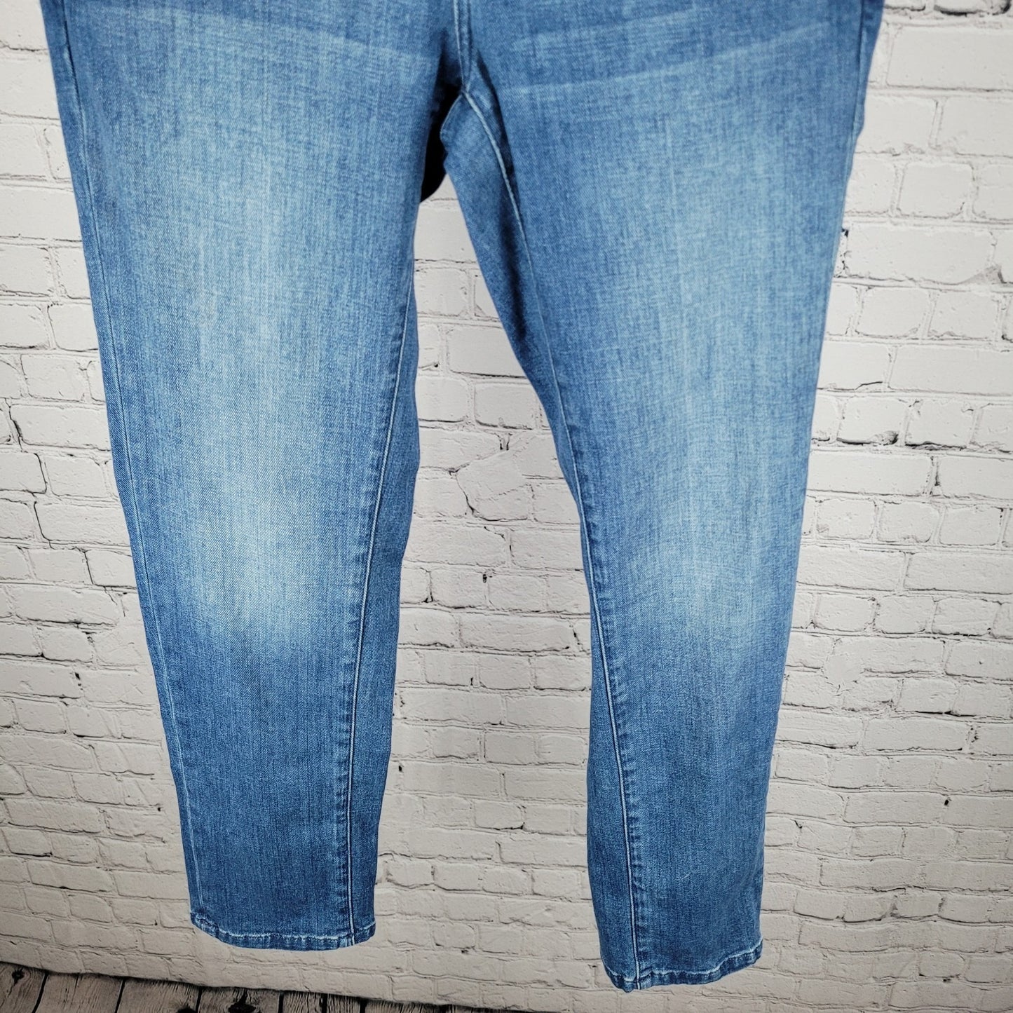 Pilcro & The Letterpress Anthropologie Blue Denim Mid Rise Jeans Size 27 (27x27)