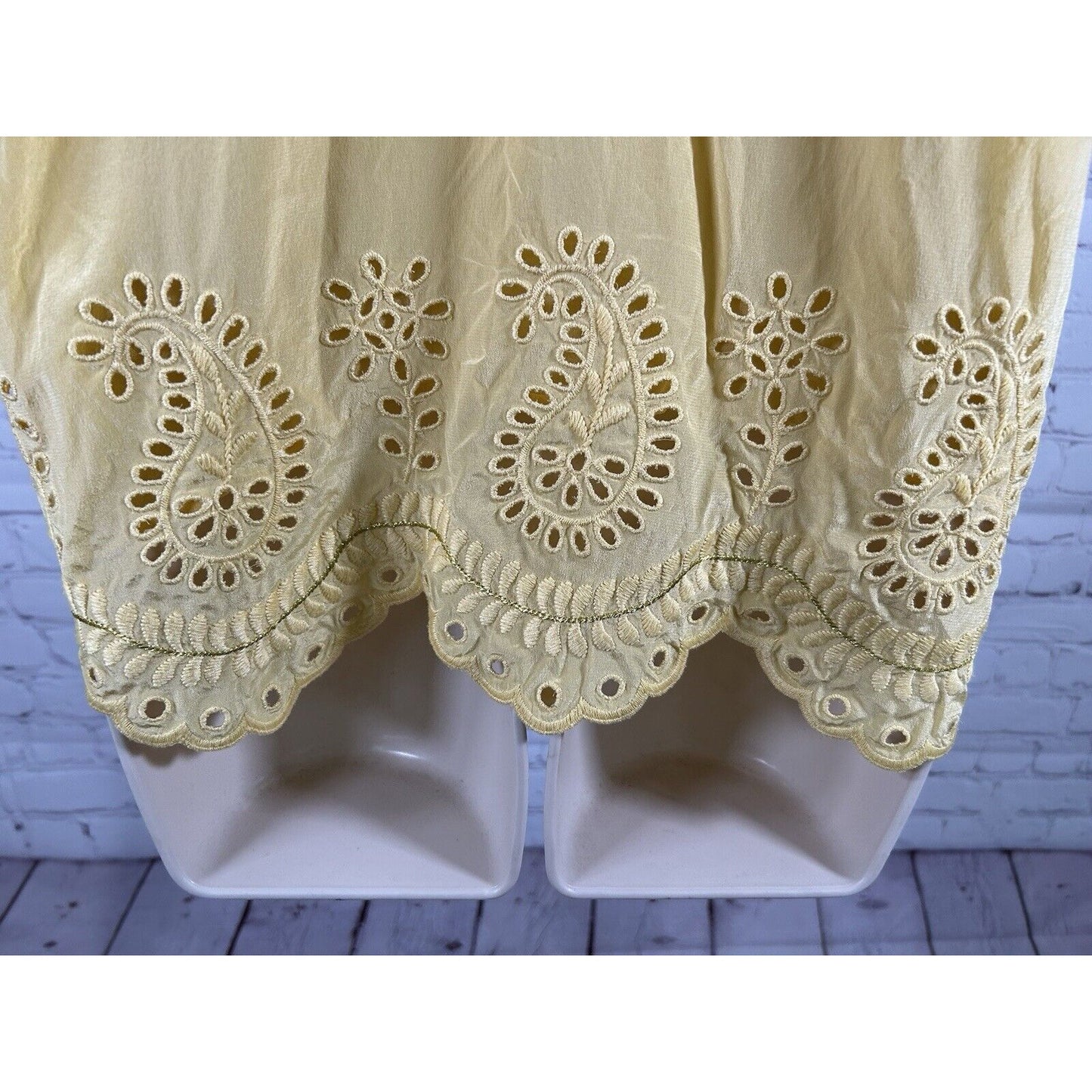 Jovovich Hawk 100% Silk Yellow High Neck Paisley Sleeveless Blouse Women’s 2