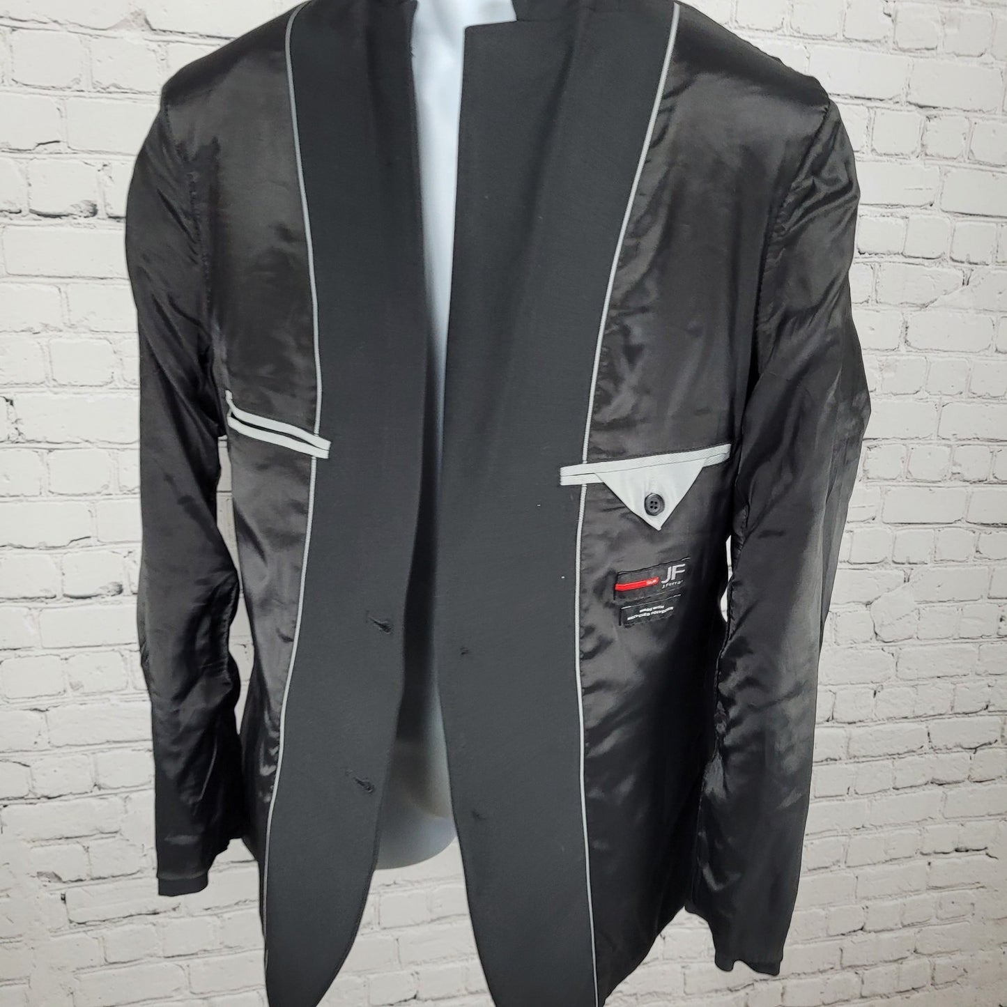 J. Ferrar Black Slim Fit 2 Button Notch Double Vented Blazer Sport Coat Size 40R
