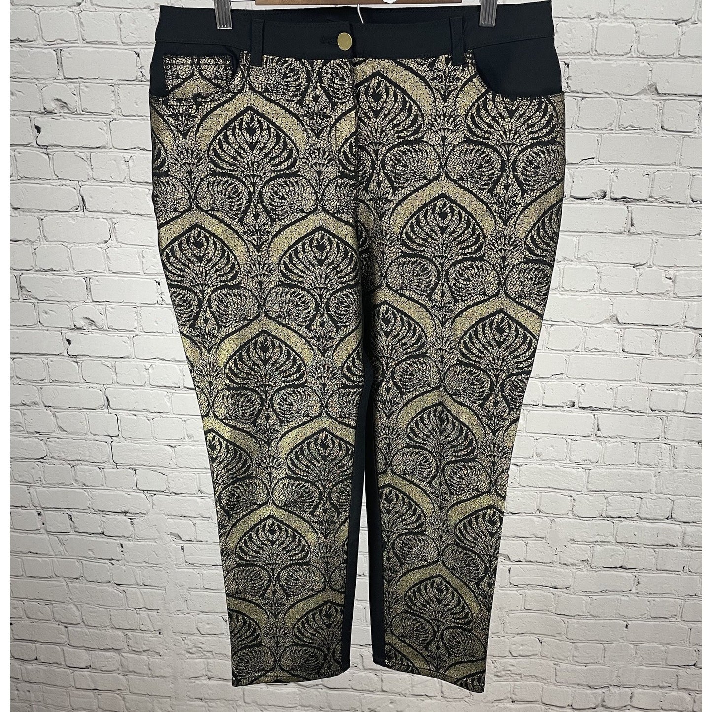 Chico’s Black & Gold Damask Tapered Stretch Ankle Pants Size 2 US 12 (34x27.5)