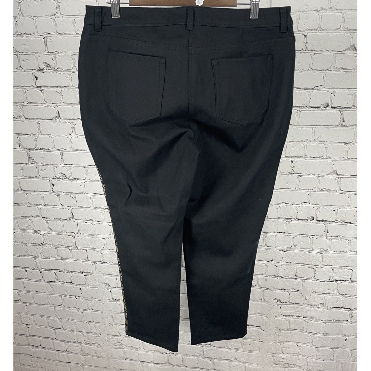 Chico’s Black & Gold Damask Tapered Stretch Ankle Pants Size 2 US 12 (34x27.5)