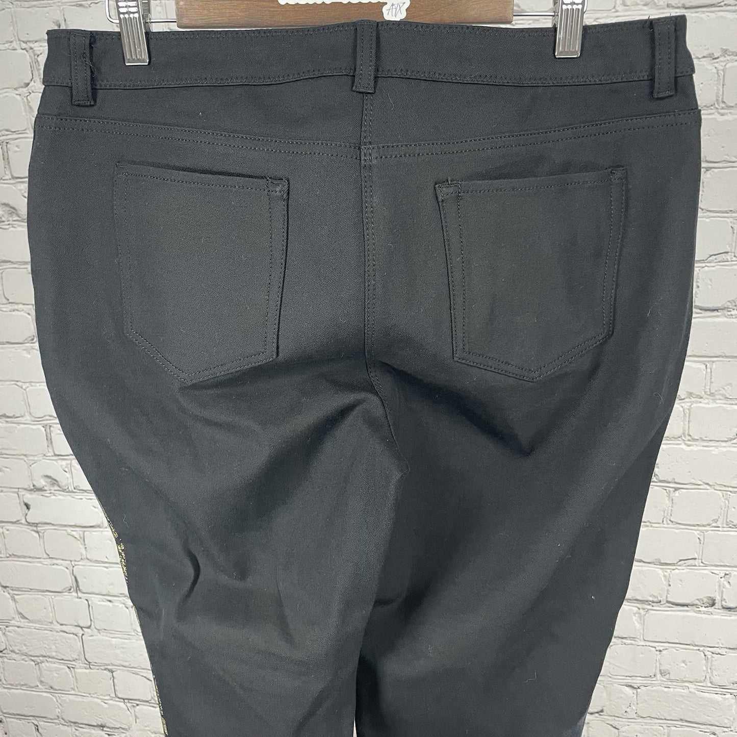 Chico’s Black & Gold Damask Tapered Stretch Ankle Pants Size 2 US 12 (34x27.5)
