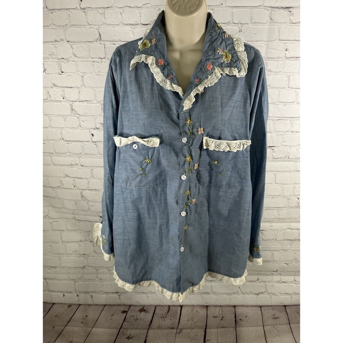 VTG JCPenney Big Mac Embroidered Chambray Lace Trim Button Up Shirt Women’s L