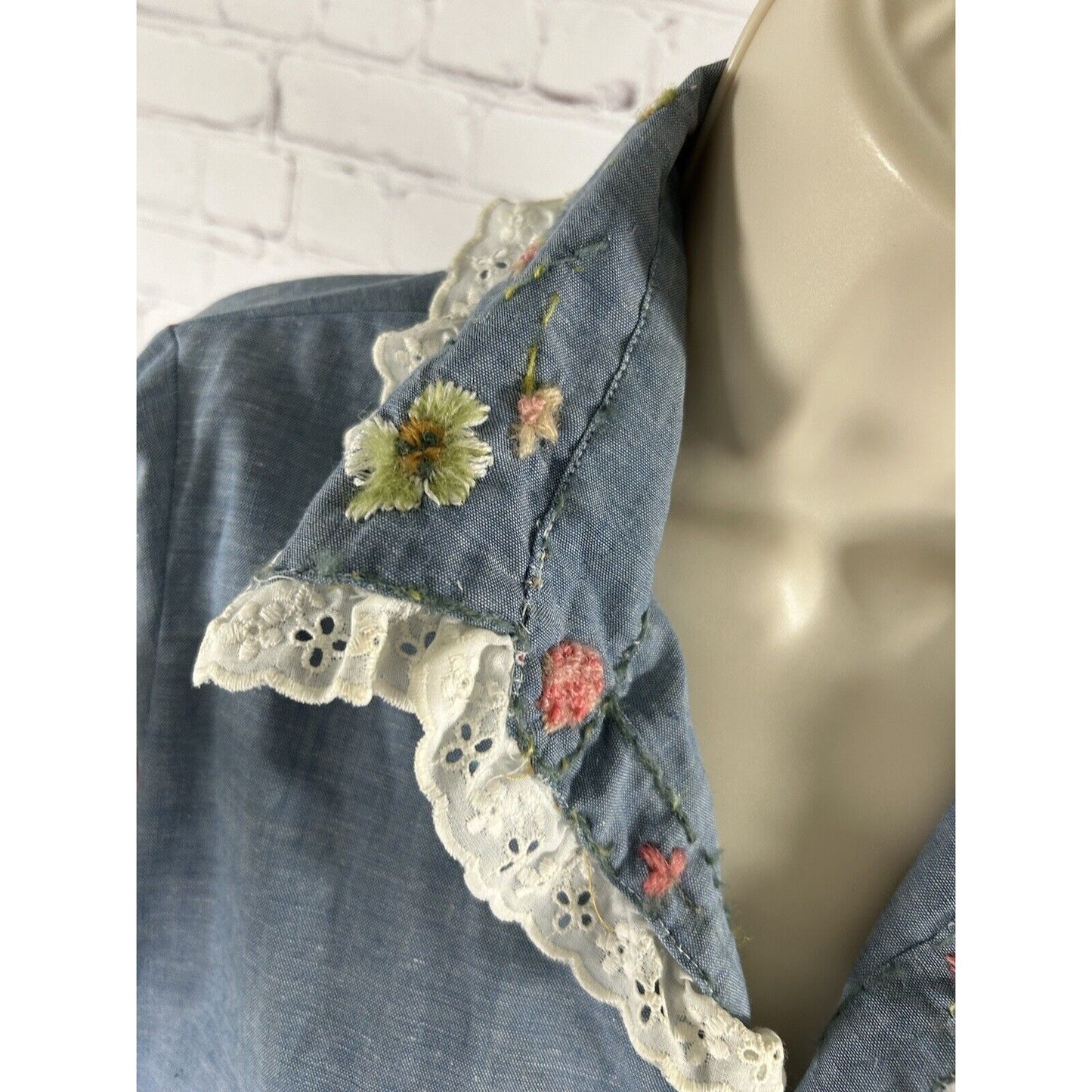 VTG JCPenney Big Mac Embroidered Chambray Lace Trim Button Up Shirt Women’s L