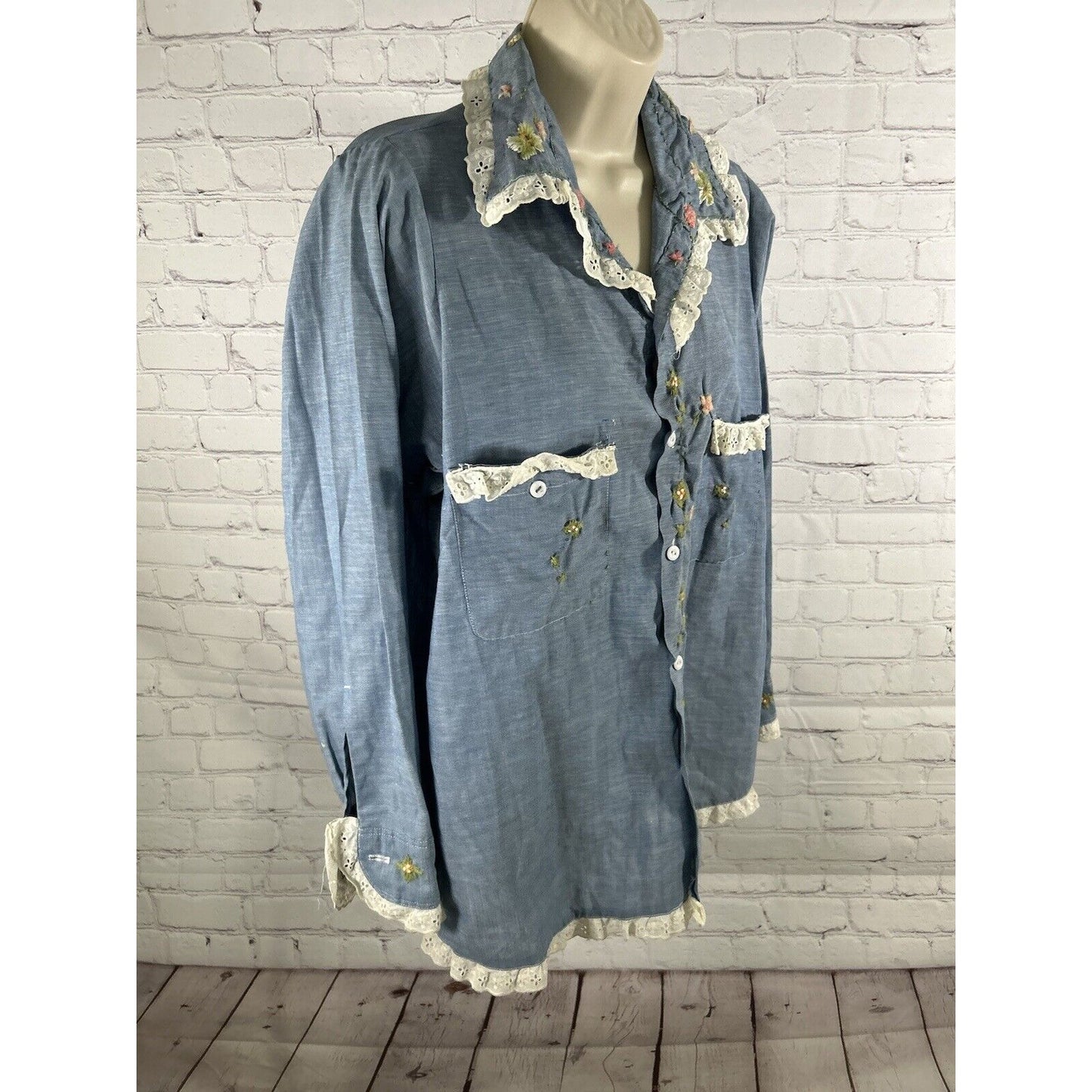 VTG JCPenney Big Mac Embroidered Chambray Lace Trim Button Up Shirt Women’s L