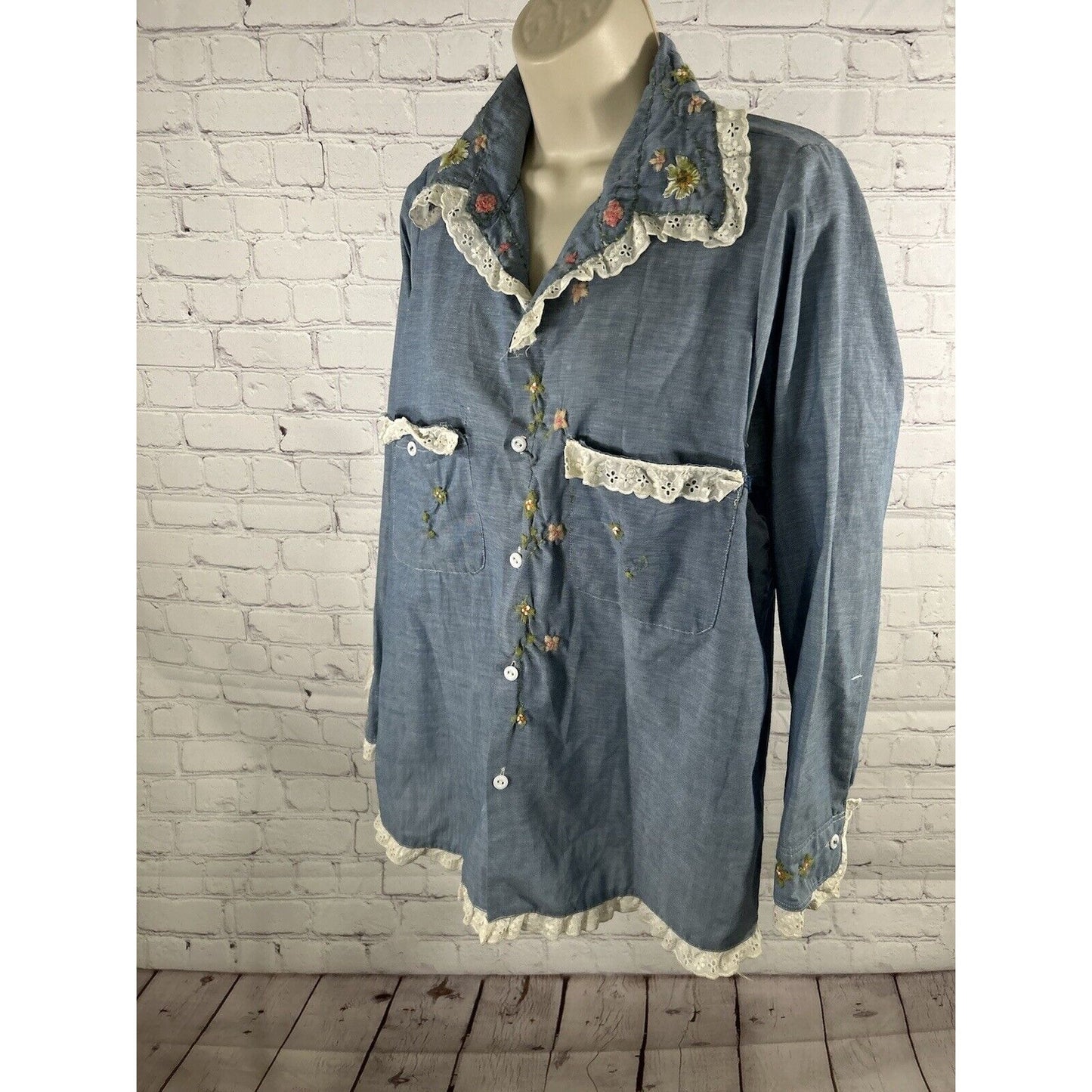 VTG JCPenney Big Mac Embroidered Chambray Lace Trim Button Up Shirt Women’s L