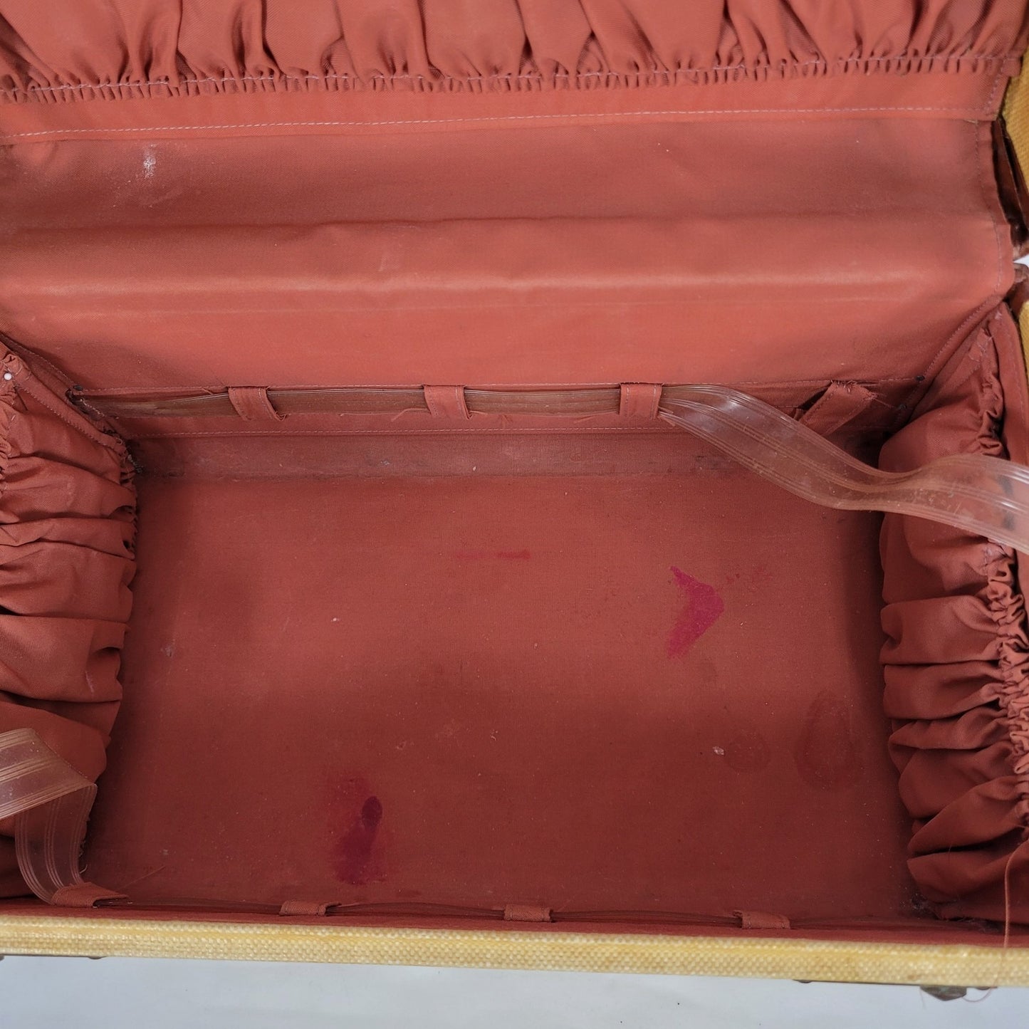 VTG RCC Tan Brown Leather Trim Mid Century Travel Train Case Chest Brass Locks