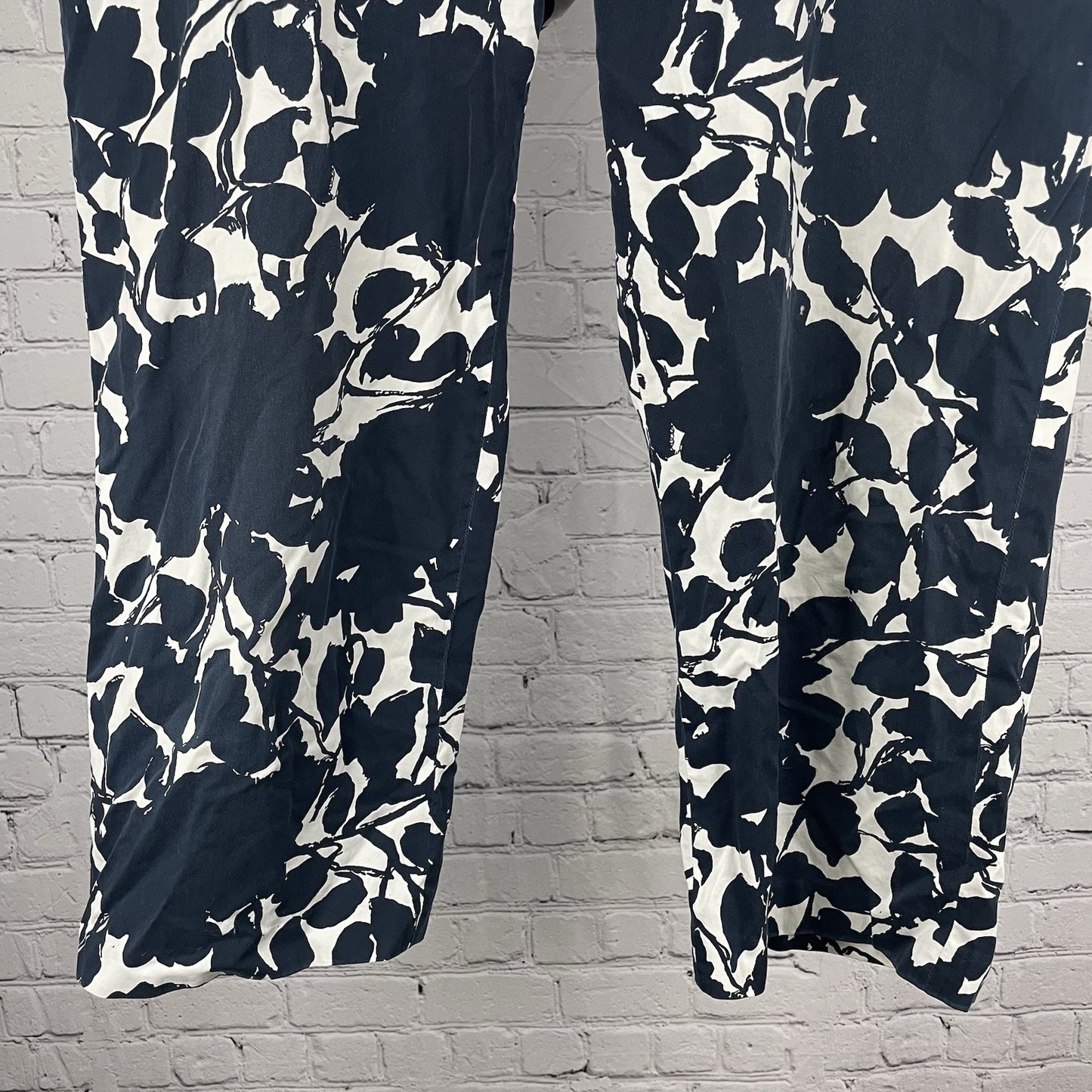 Lafayette 148 Blue White Floral Lightweight Crop Capri Pants Size 16 (38x23.5)