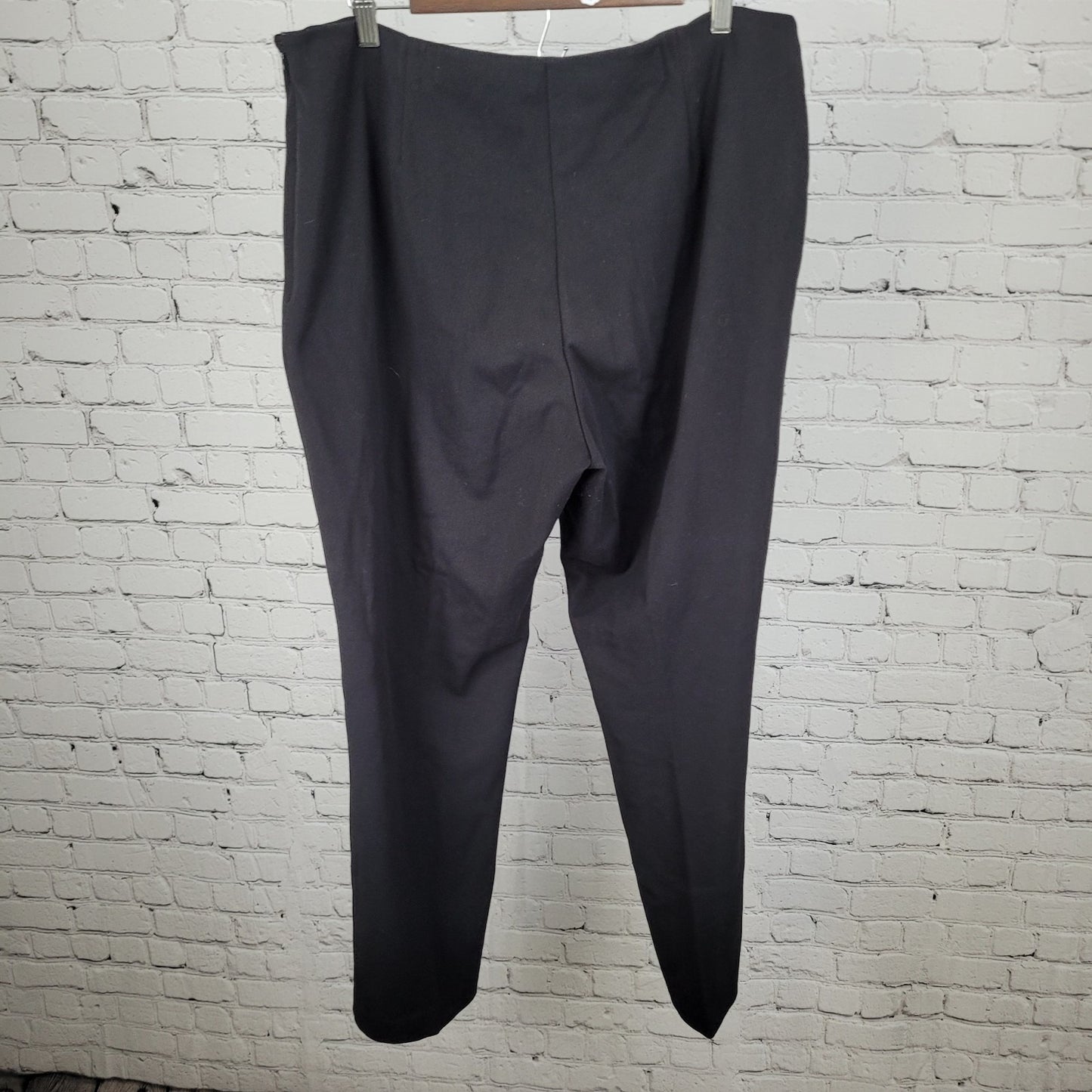 Chico's Black Stretch Mid Rise Side Zip Tapered Dress Pants Size 3 US 16 (36x30)