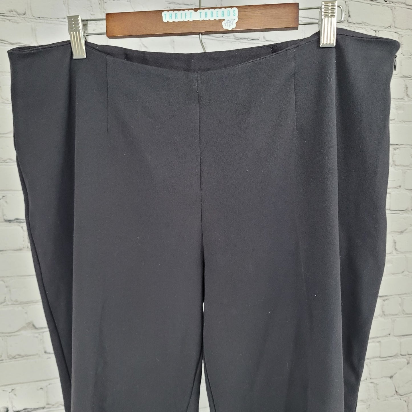 Chico's Black Stretch Mid Rise Side Zip Tapered Dress Pants Size 3 US 16 (36x30)