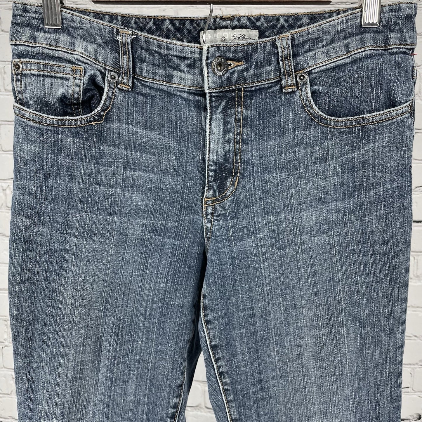 Chico’s Platinum Blue Denim Mid Rise Medium Wash Jeans Size 0.5 US 6 (30x30)
