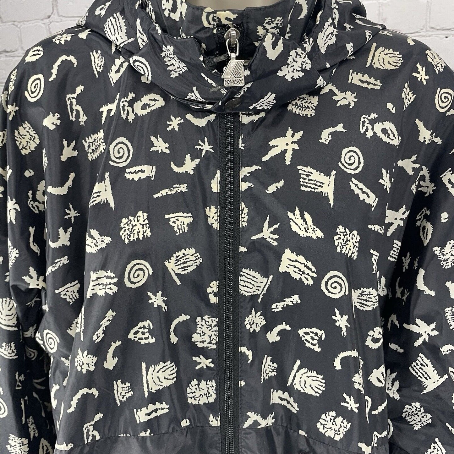 K.WAY Black Printed Zipped Rain Jacket Windbreaker Removable Hood Size Medium M