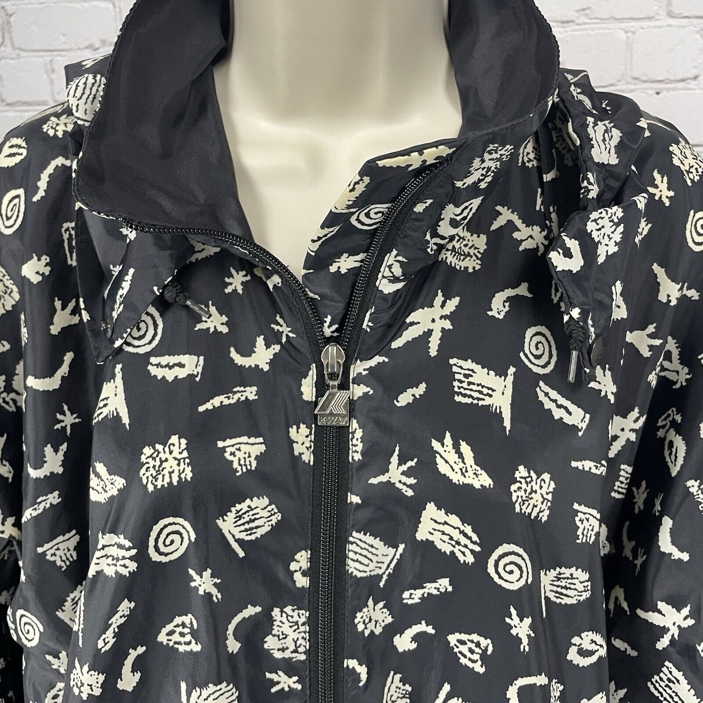 K.WAY Black Printed Zipped Rain Jacket Windbreaker Removable Hood Size Medium M