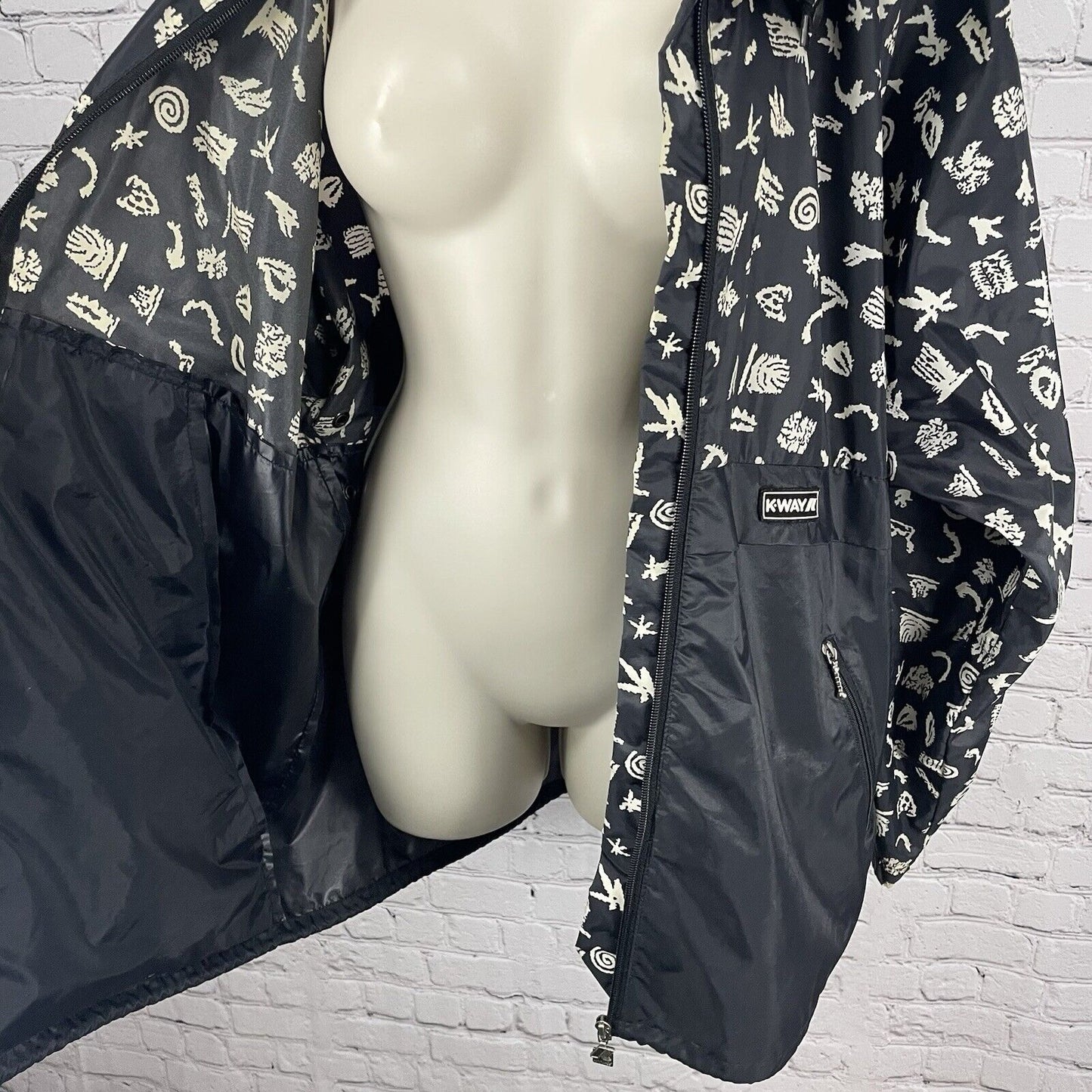 K.WAY Black Printed Zipped Rain Jacket Windbreaker Removable Hood Size Medium M