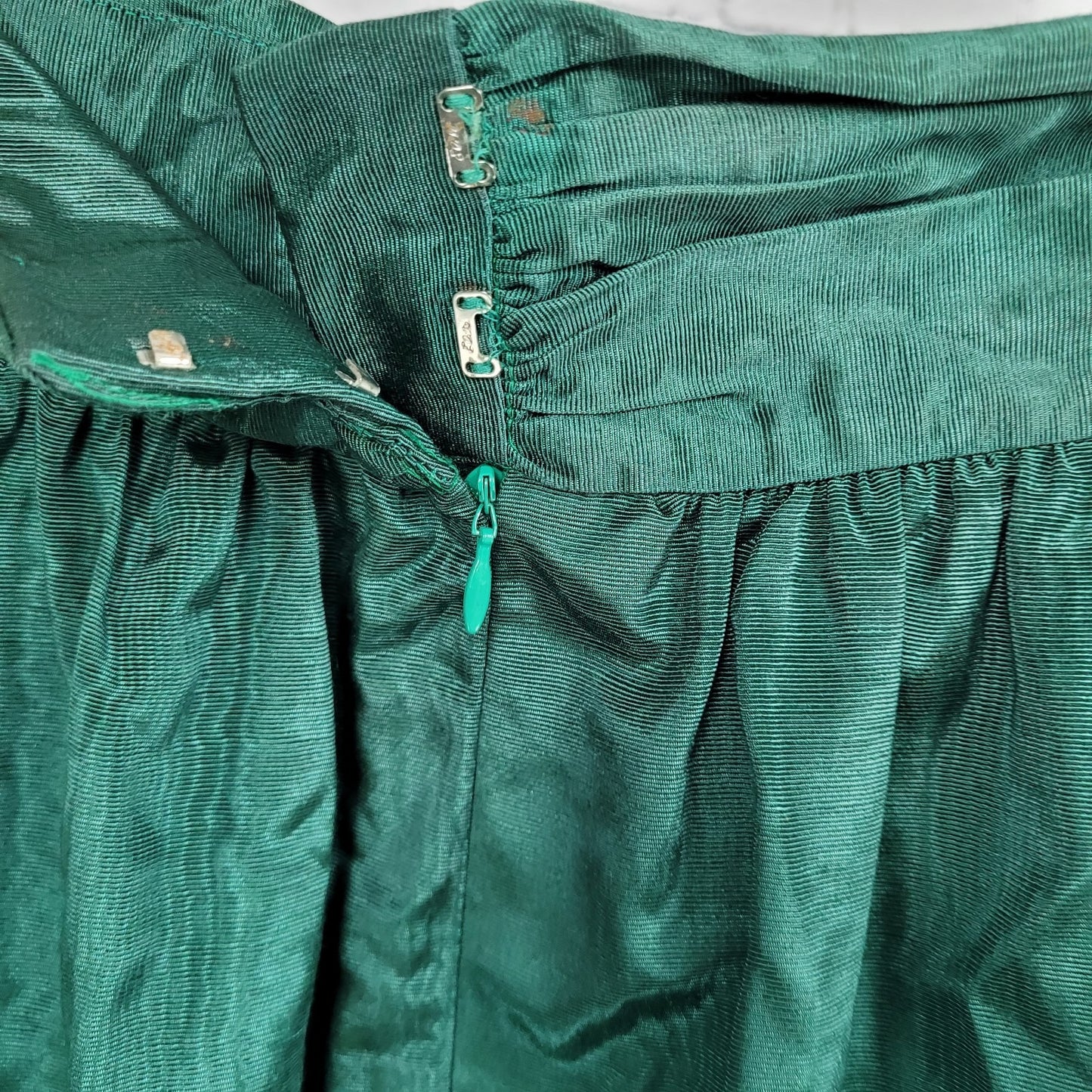 VTG Allen Solly Green Sheen Ruched Back Zip A Line Maxi Skirt USA Made Size 10