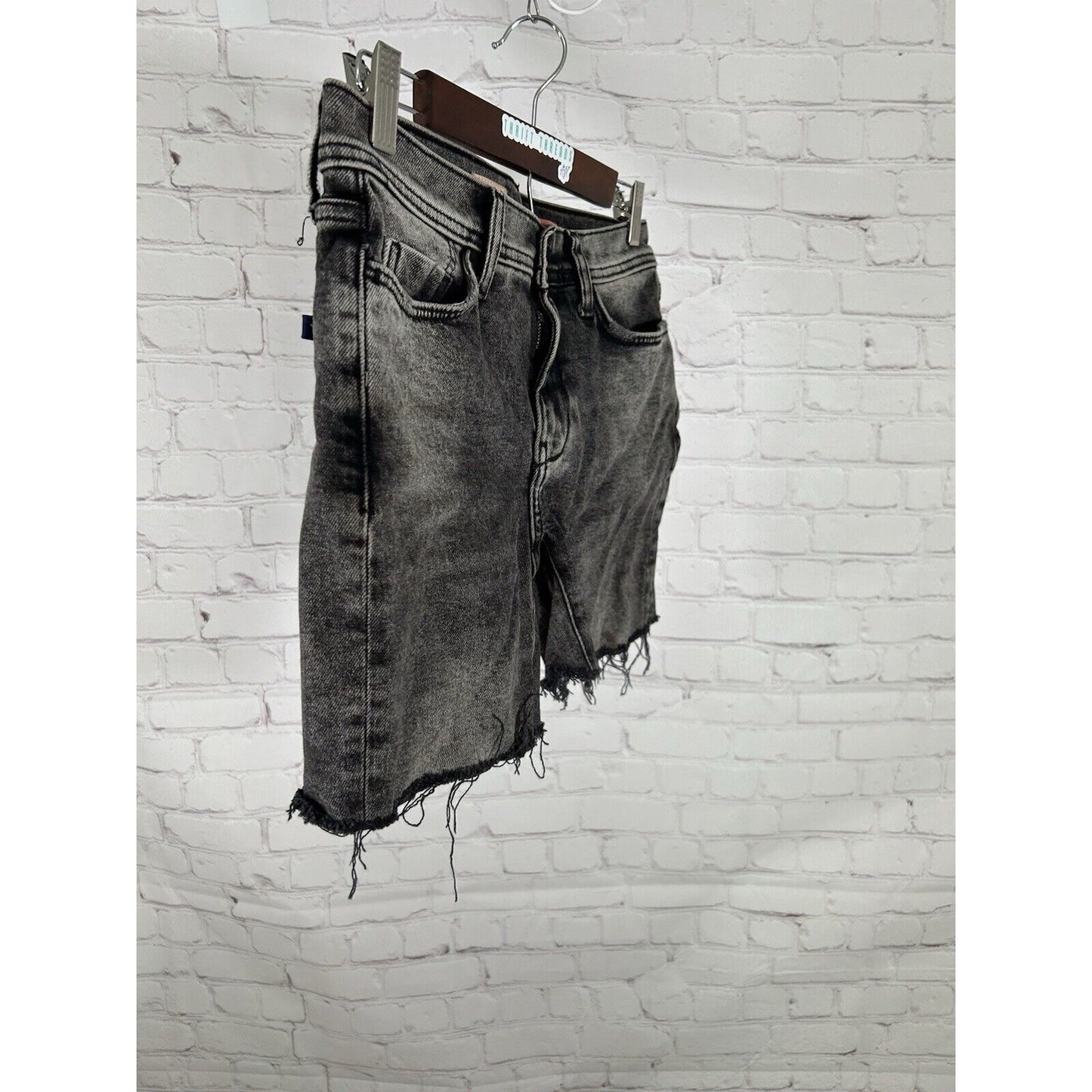 Pilcro Anthropologie Distressed Slim Boyfriend Cutoff Shorts Women’s 26 (30x5.5)