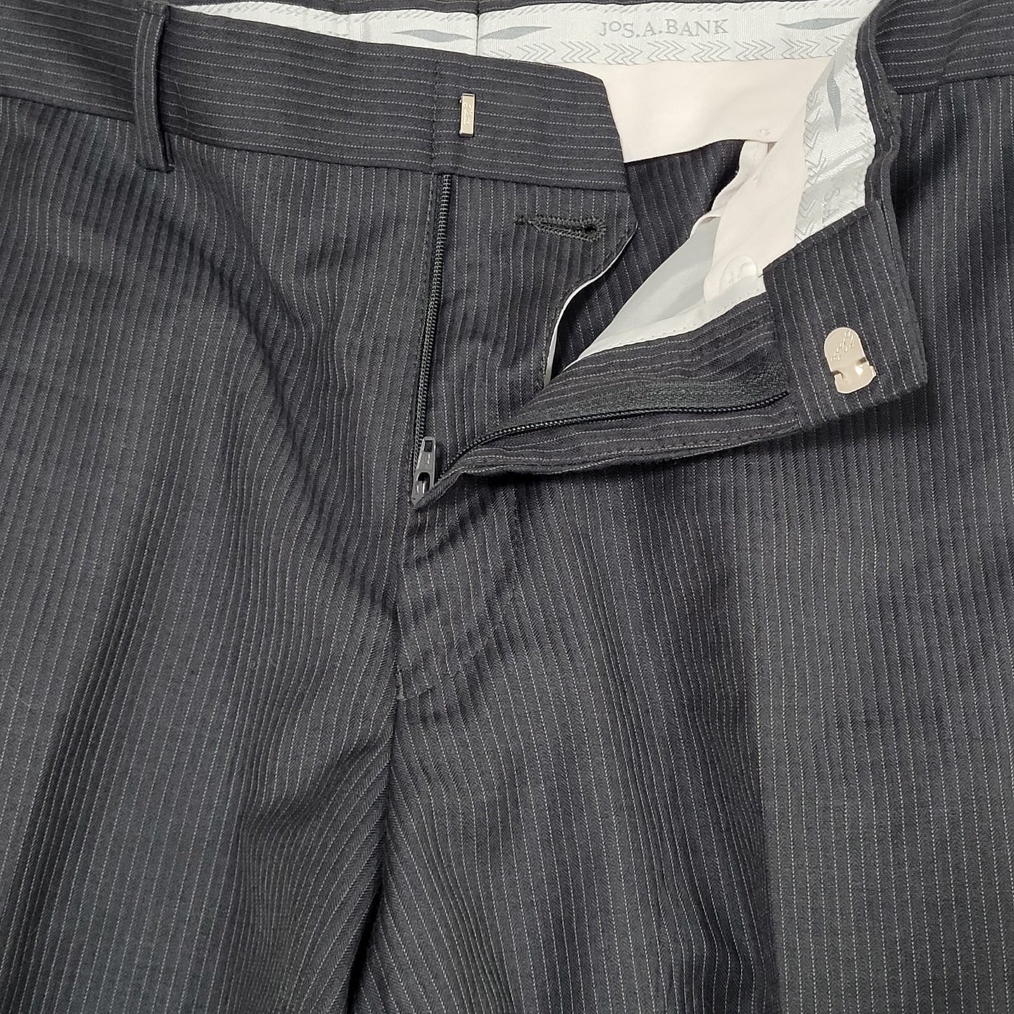 Jos A Bank Charcoal Nicholas 100% Wool Pinstriped Flat Front Dress Pants 34x28.5