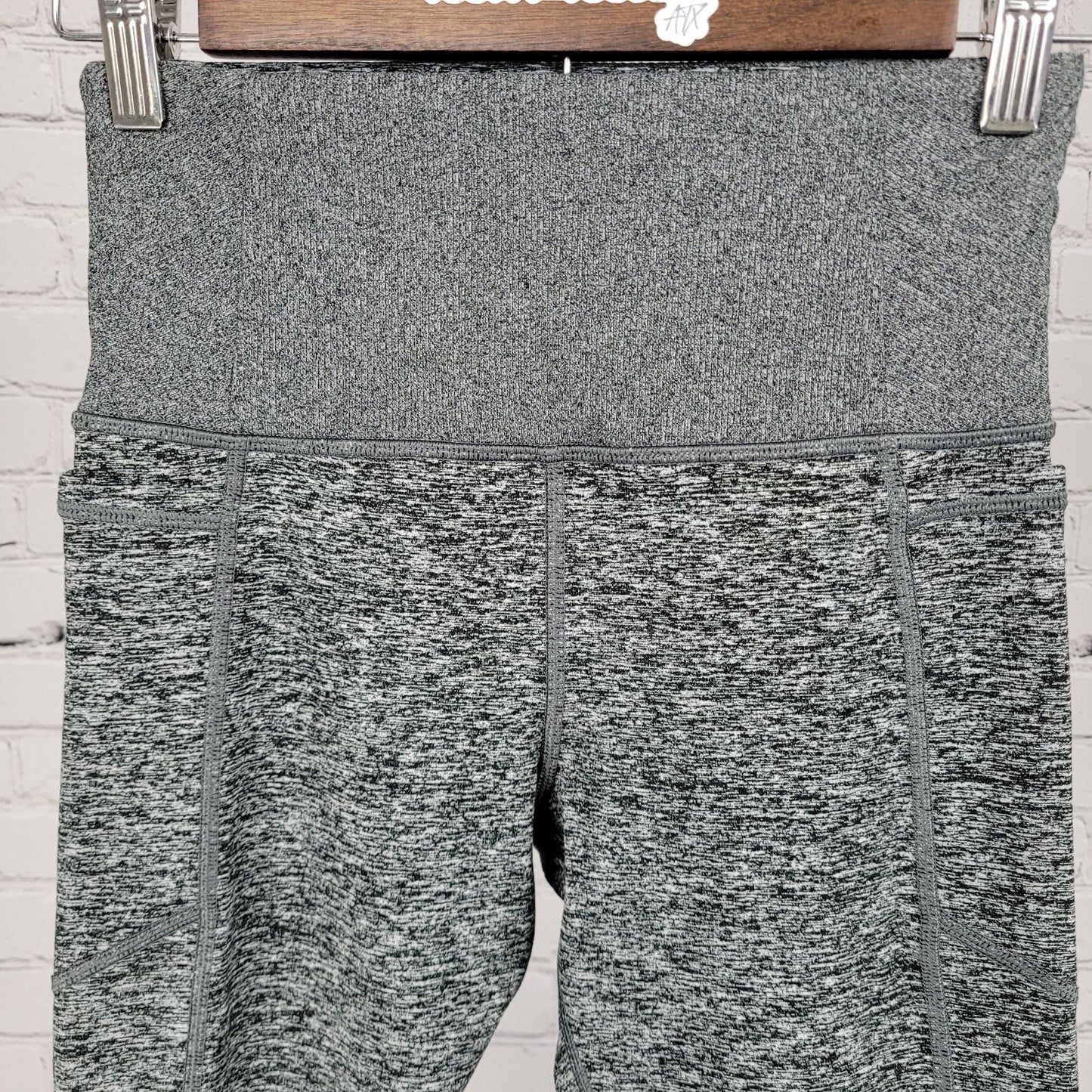 Athleta Grey Exhale Heel Tight Athleisure Yoga Pants Leggings Size XS (24x32)
