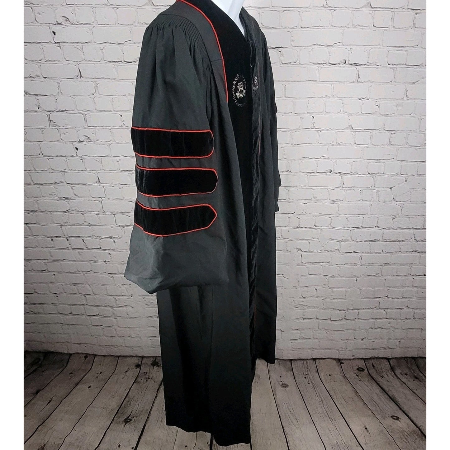 University Of Houston Herff Jones Cap & Gown Black Velvet Graduation USA 54