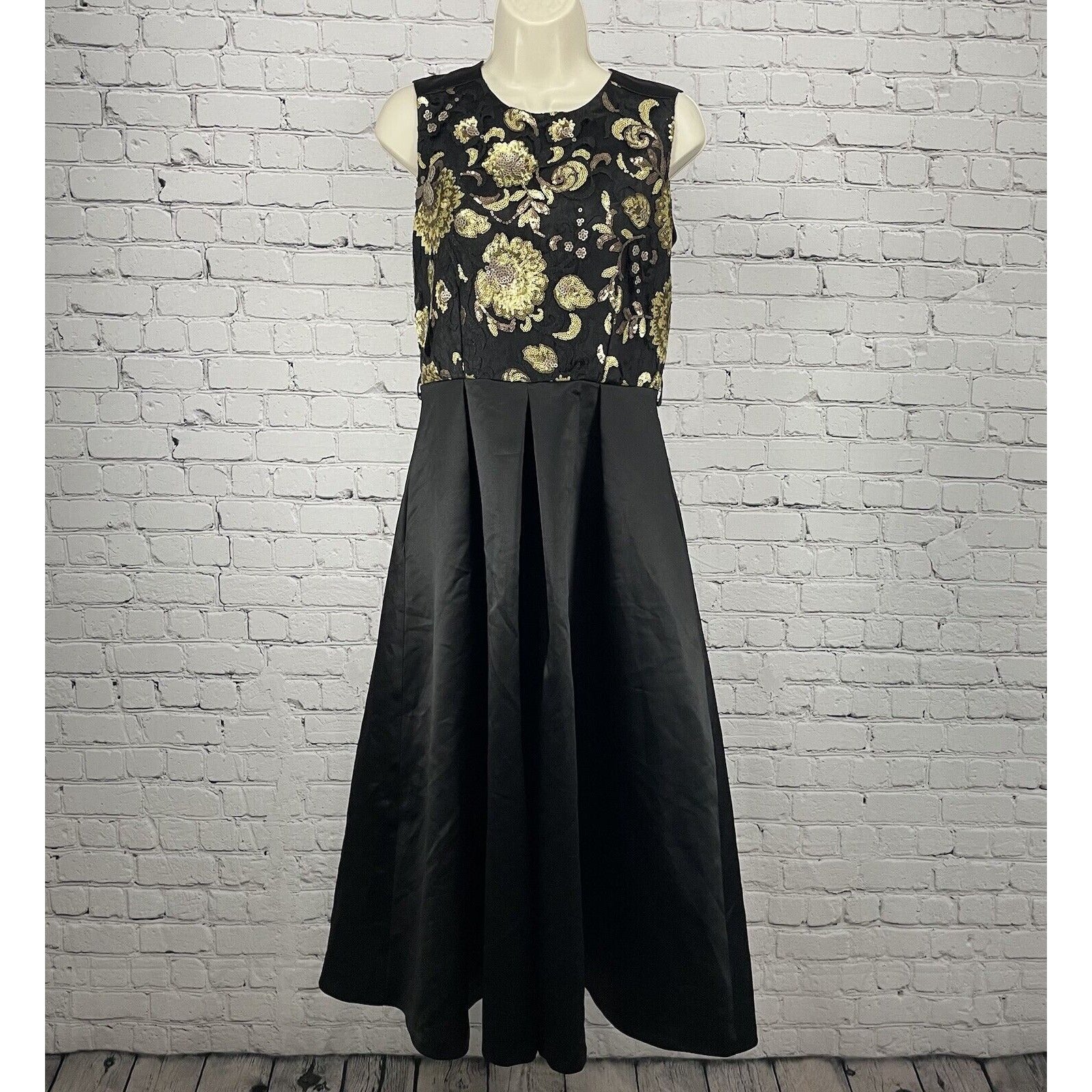 Closet London Black Gold Sequin Fit & Flare Maxi Zipped Pockets Dress Thrift Threads Closet London Black Gold Sequin Fit & Flare Maxi Zipped Pockets Dress Thrift Threads