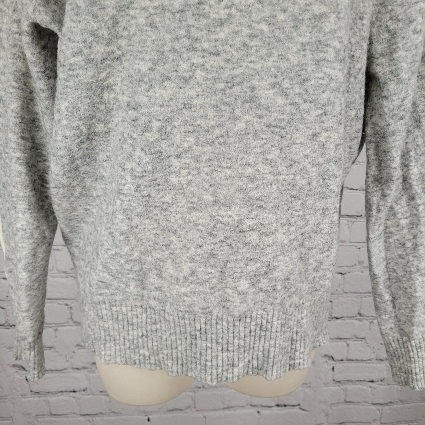 Athleta Heathered Grey Merino Extra Fine Wool Blend Sweater Size Medium M