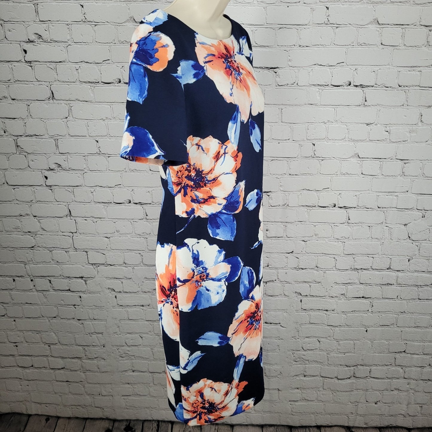 Tahari Navy Floral Short Sleeve Back Zip Slit Stretch Lined Shift Dress Size 6
