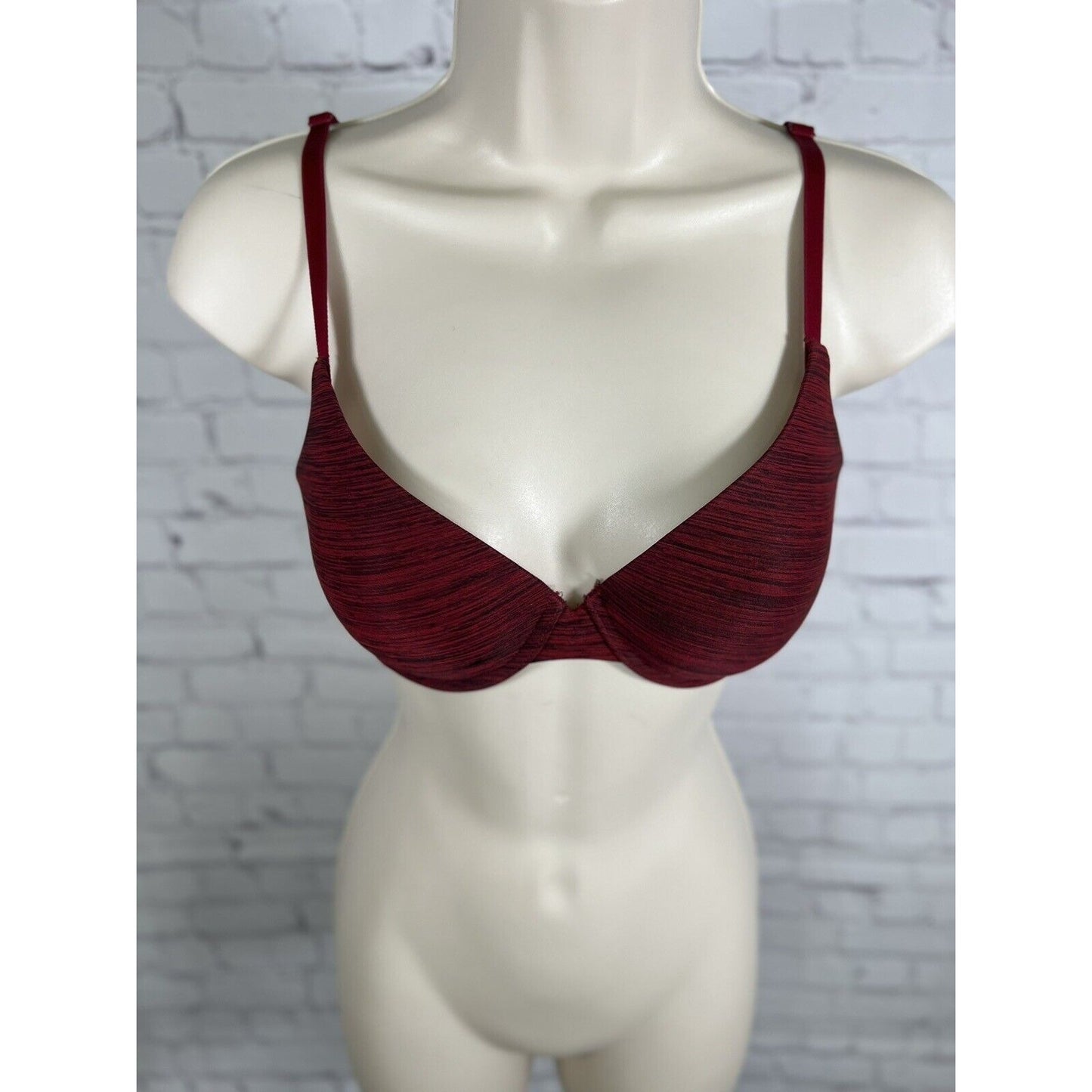 Victoria's Secret Uplift Semi Demi Bra Underwire Red Black Lightly Lined 32D
