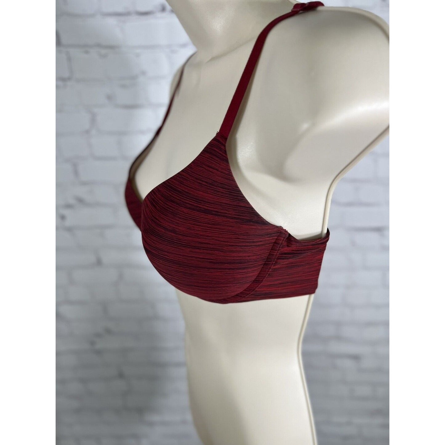 Victoria's Secret Uplift Semi Demi Bra Underwire Red Black Lightly Lined 32D