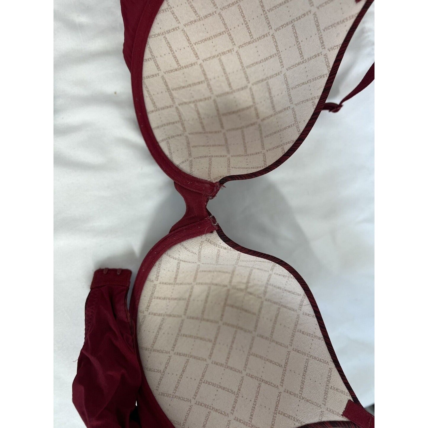 Victoria's Secret Uplift Semi Demi Bra Underwire Red Black Lightly Lined 32D