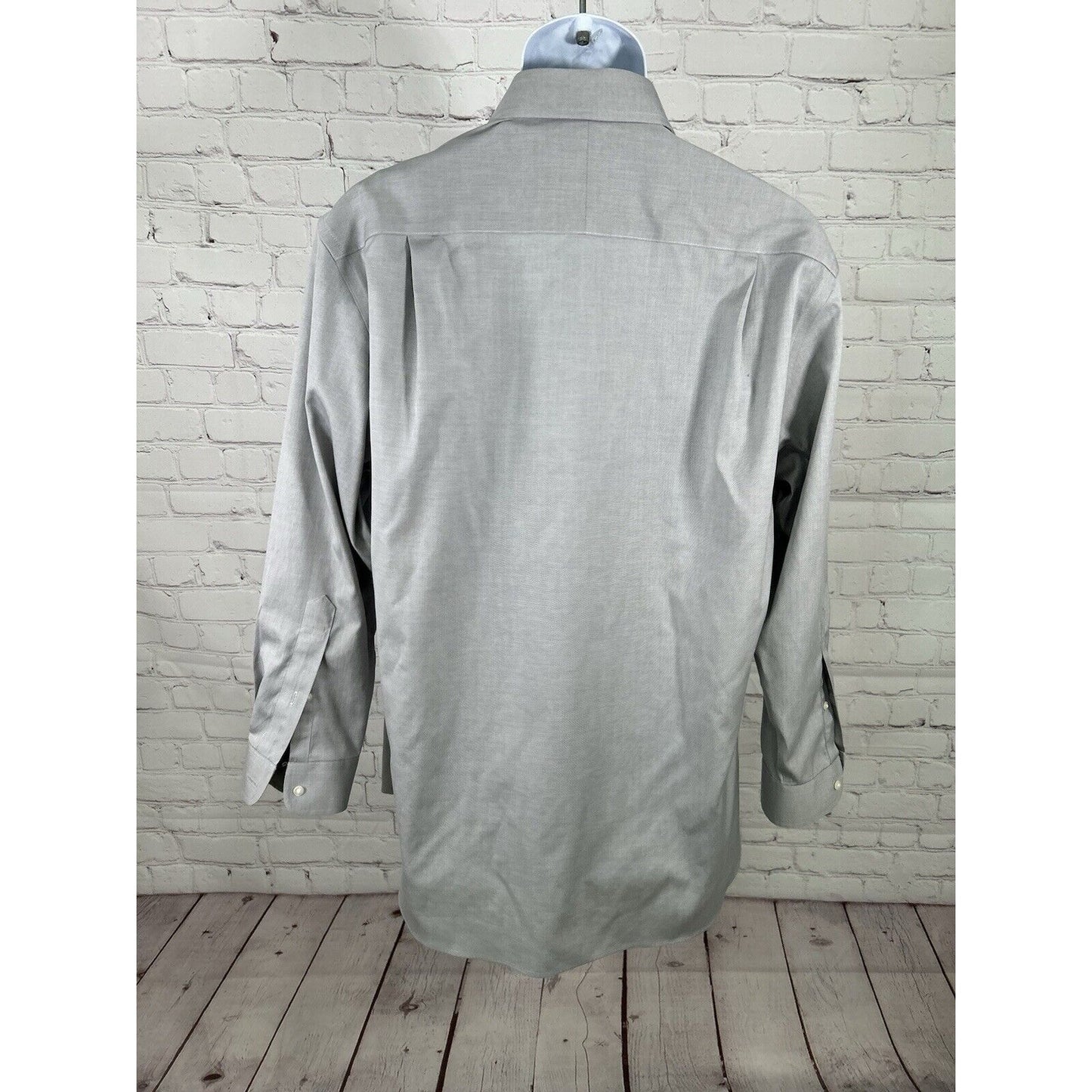 Jos A Bank Traveler Tailored Fit Light Gray Long Sleeve Button Up Work Shirt XL