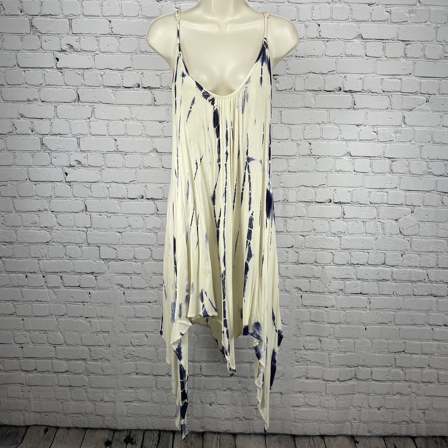 Nectar Clothing Ivory Blue Strappy Backless Lightweight Dress USA Size Large L