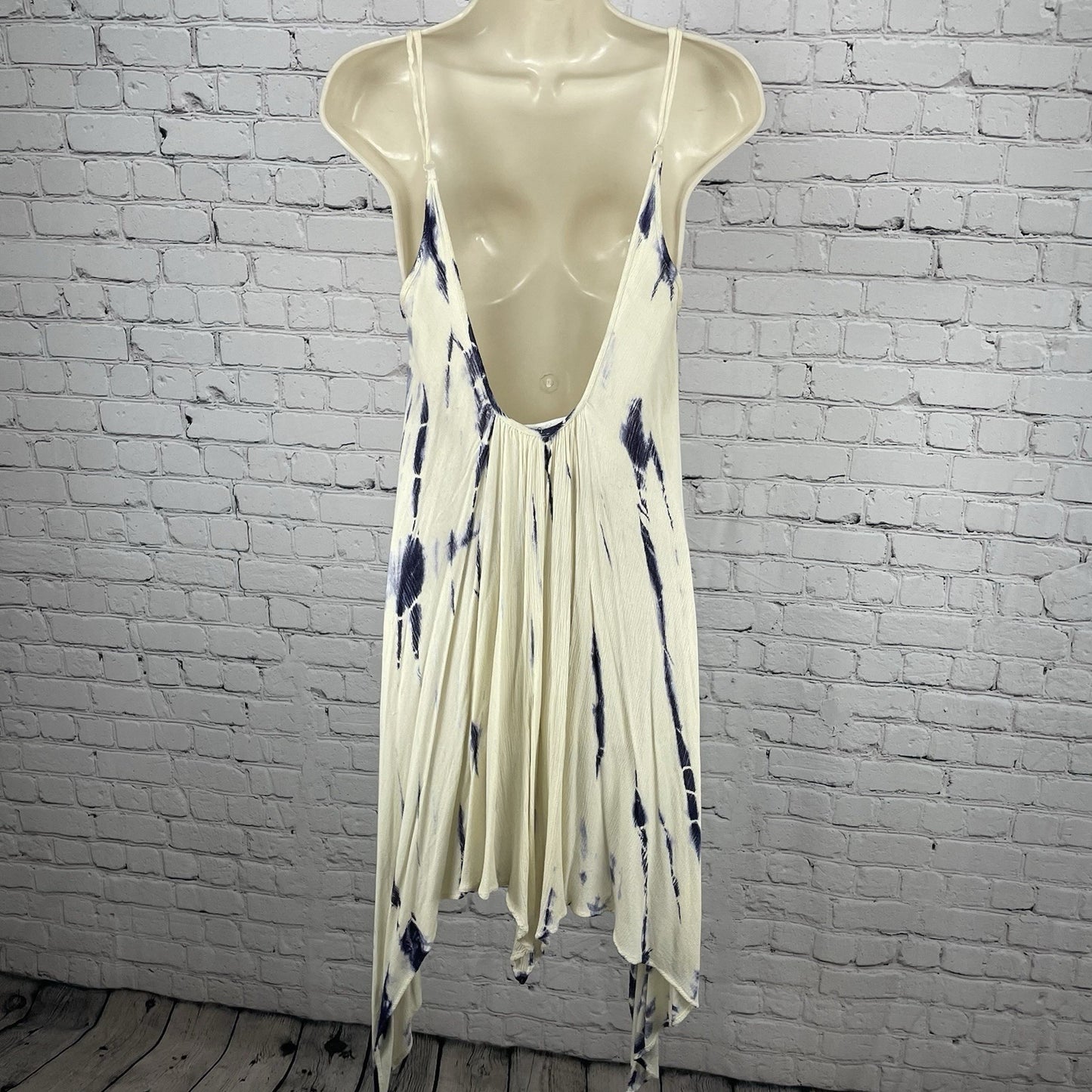 Nectar Clothing Ivory Blue Strappy Backless Lightweight Dress USA Size Large L