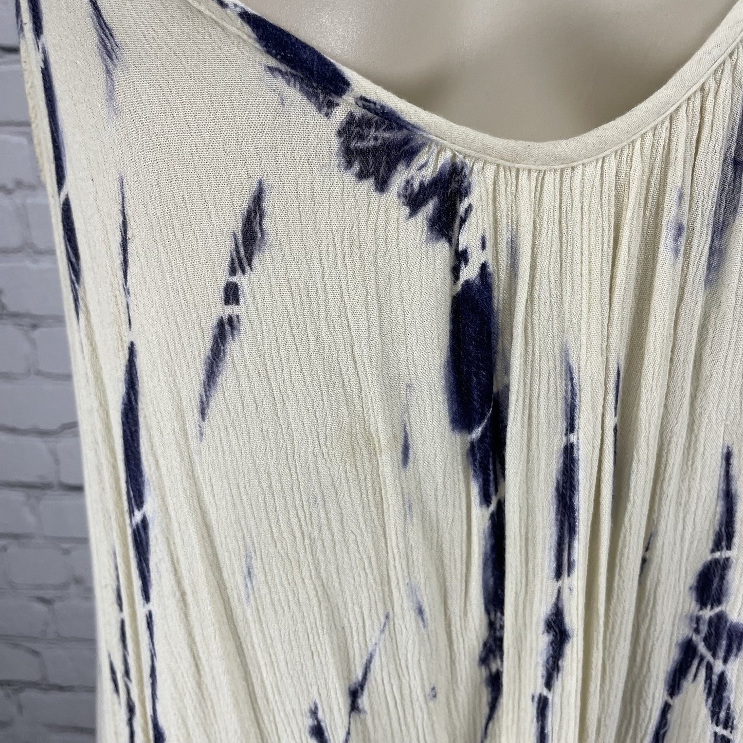 Nectar Clothing Ivory Blue Strappy Backless Lightweight Dress USA Size Large L