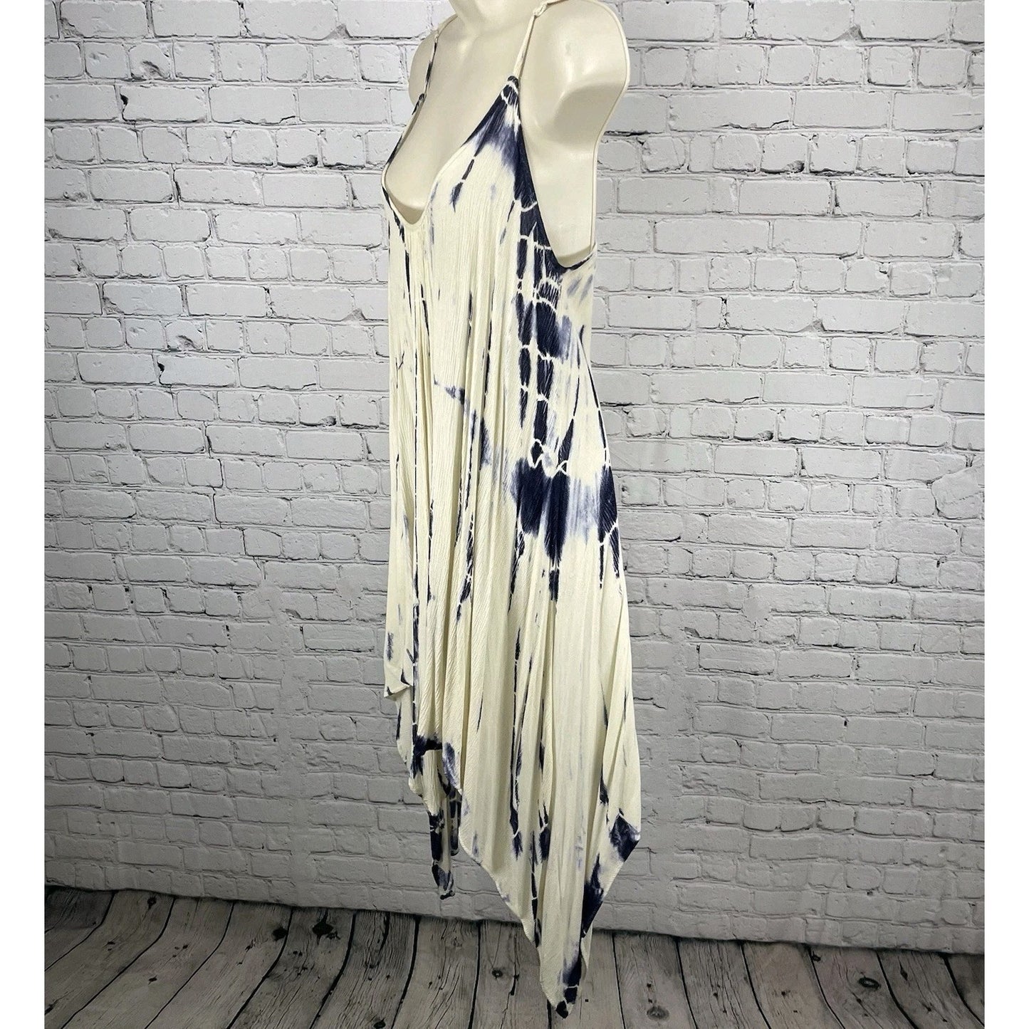 Nectar Clothing Ivory Blue Strappy Backless Lightweight Dress USA Size Large L