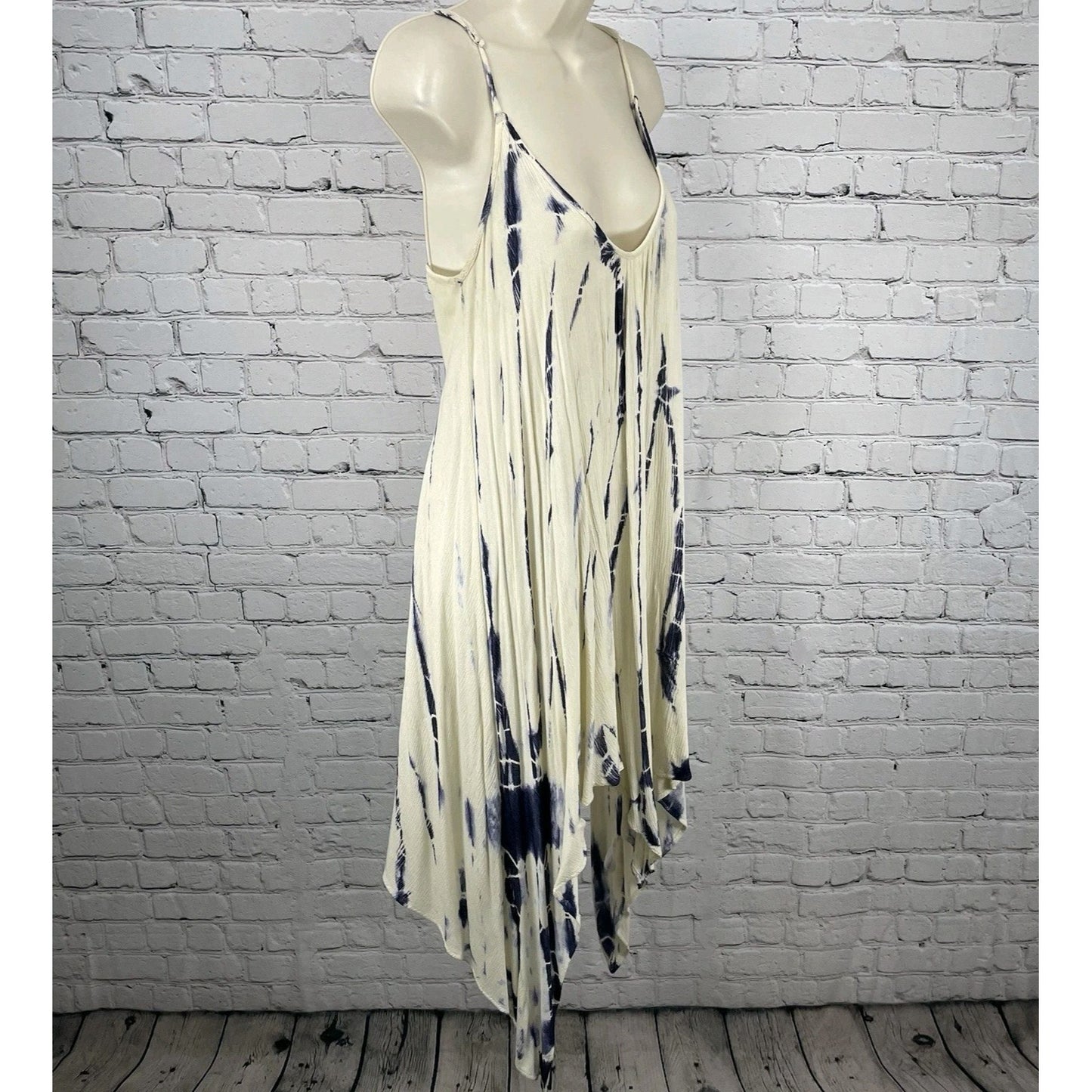 Nectar Clothing Ivory Blue Strappy Backless Lightweight Dress USA Size Large L