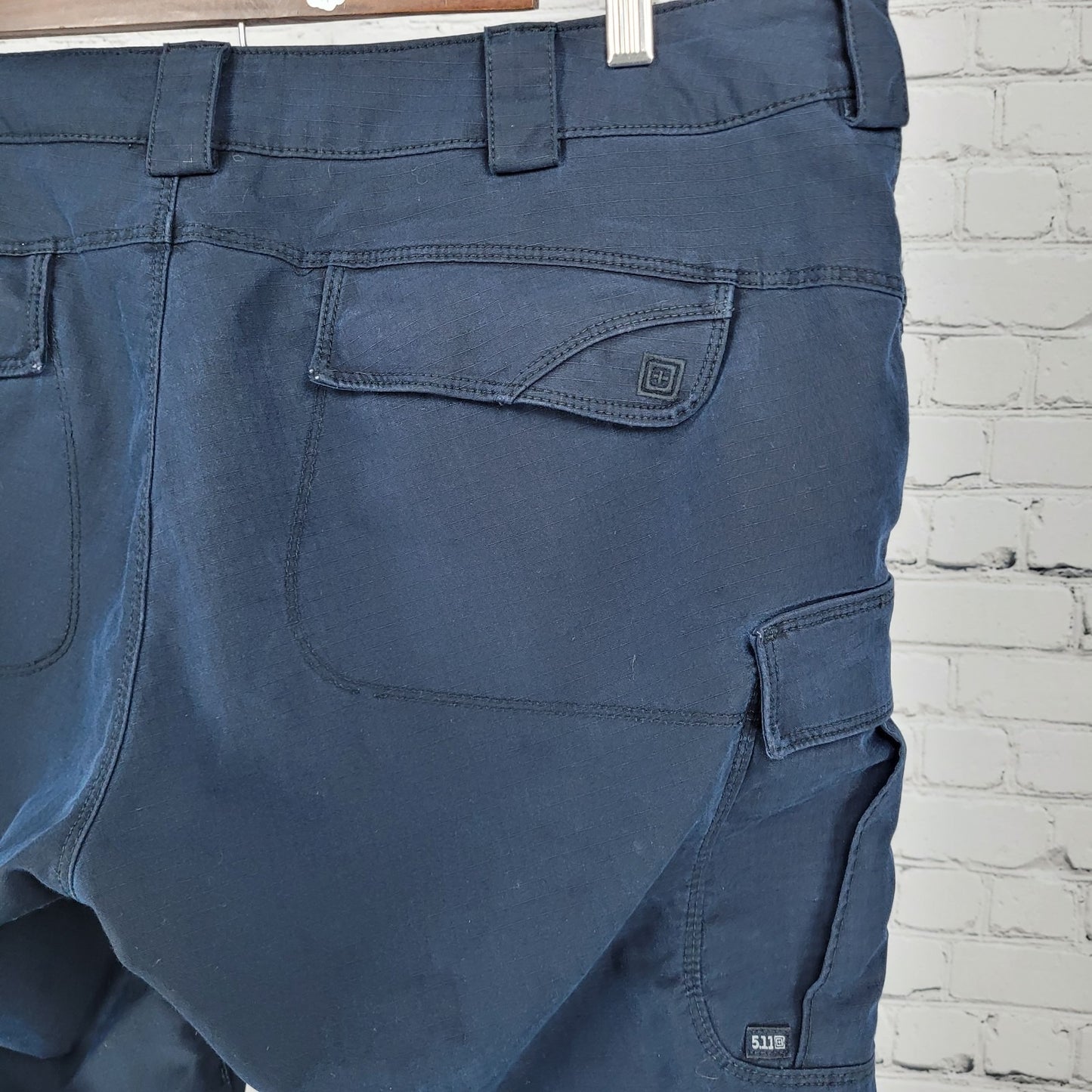5.11 Tactical Navy Utility Workwear Cargo Pockets Pants Size 18 (39x30) *stained