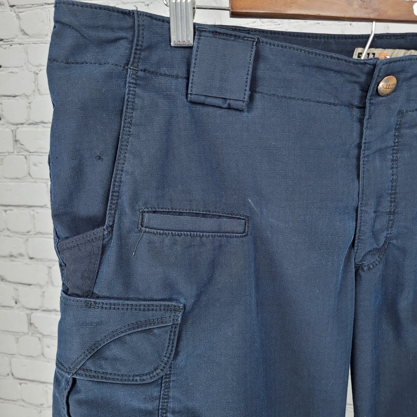 5.11 Tactical Navy Utility Workwear Cargo Pockets Pants Size 18 (39x30) *stained