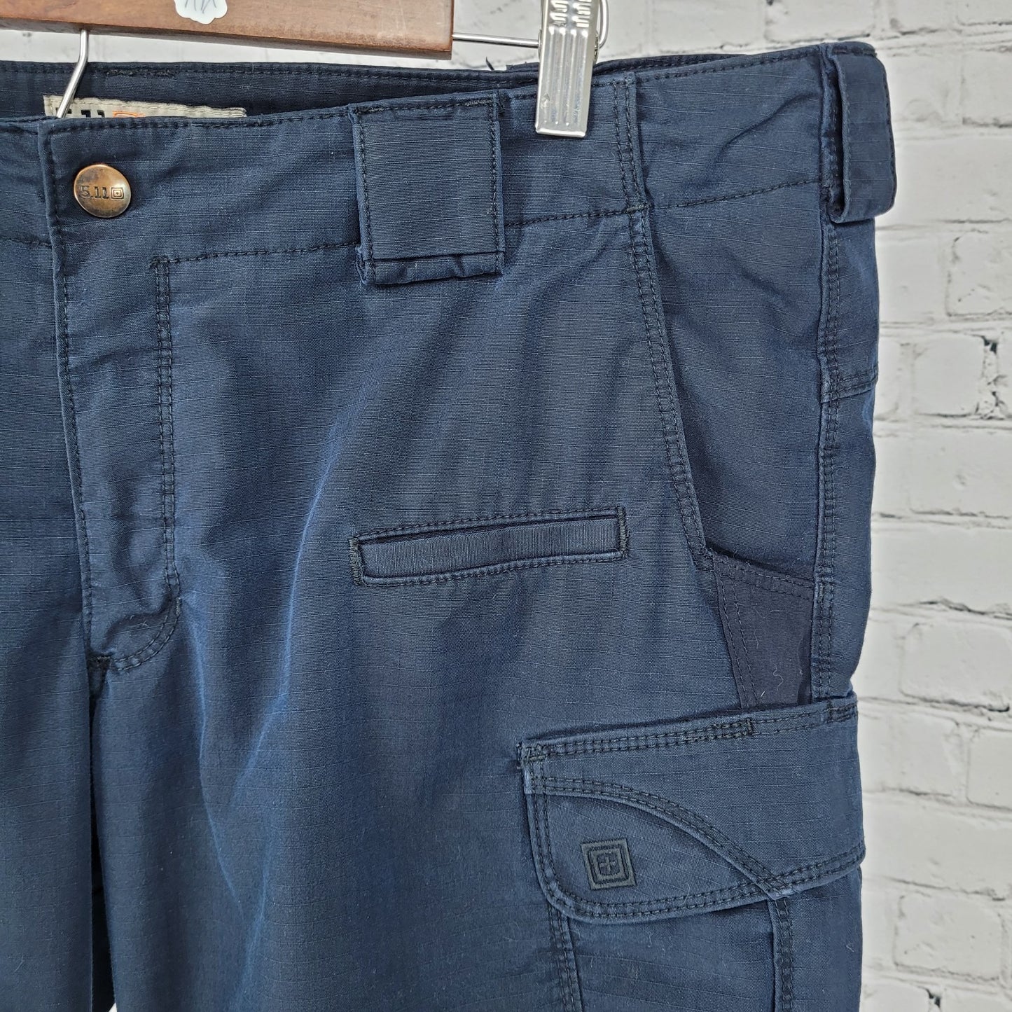 5.11 Tactical Navy Utility Workwear Cargo Pockets Pants Size 18 (39x30) *stained