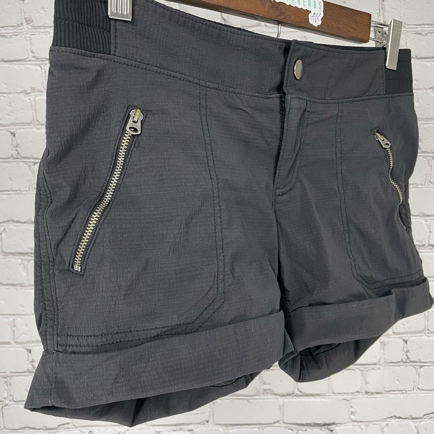 Athleta Black Nylon Stretch Elastic Waist Low Rise Cuffed Shorts Size 2 (29x4)