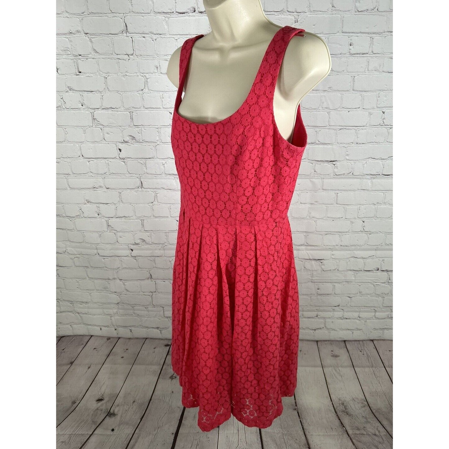 Donna Morgan Pink Lace Overlay Sleeveless Pleated A Line Dress Women’s 10