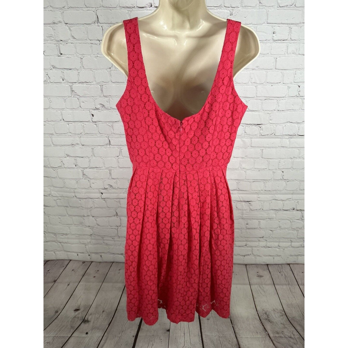 Donna Morgan Pink Lace Overlay Sleeveless Pleated A Line Dress Women’s 10