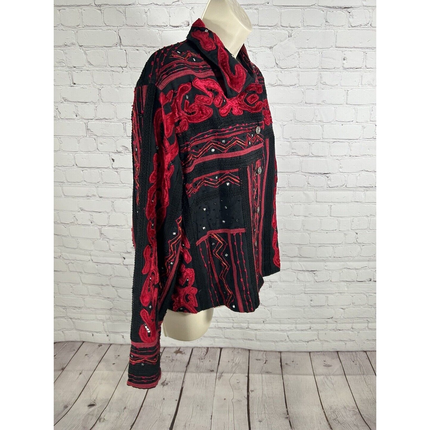 Chicos Black Red Velvet Accents Sequined Beaded Long Sleeve Top Button Up M