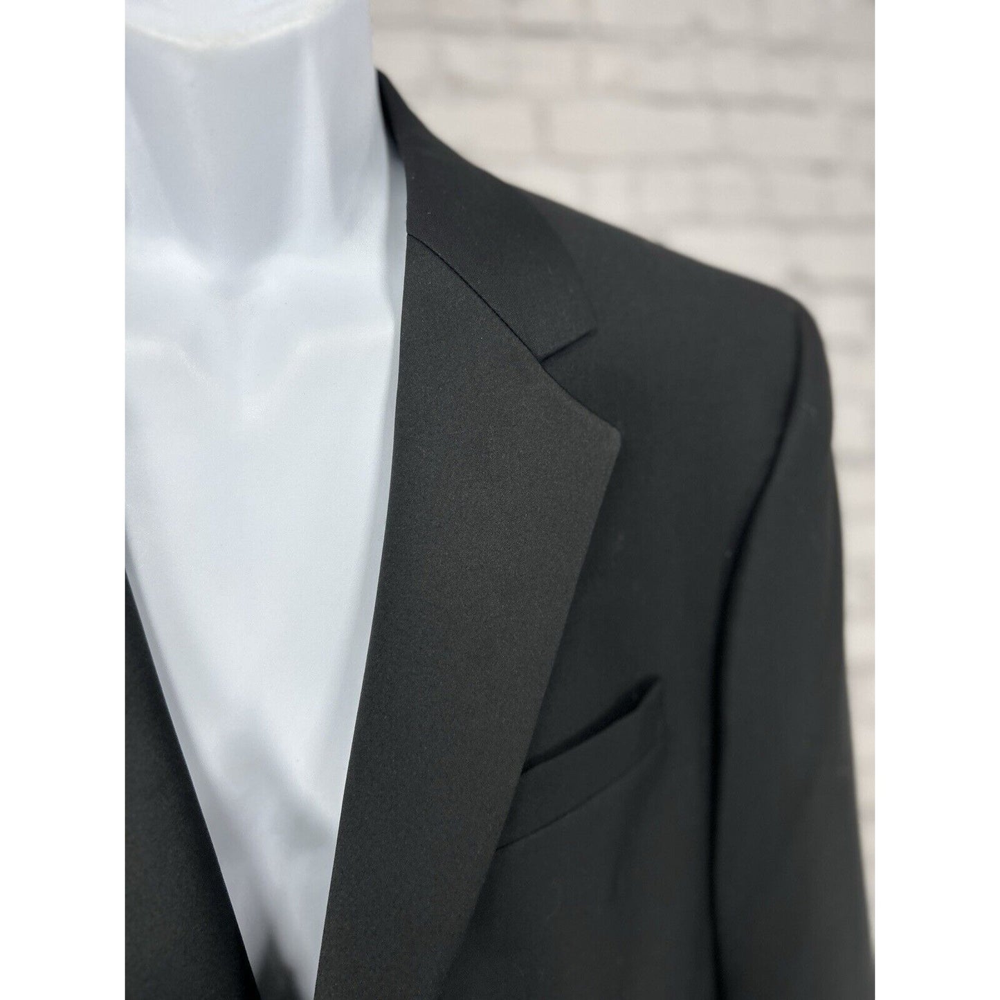 Jos A Bank Solid Black 100% Wool Single Button Vented Notch Tuxedo Suit Size 40R