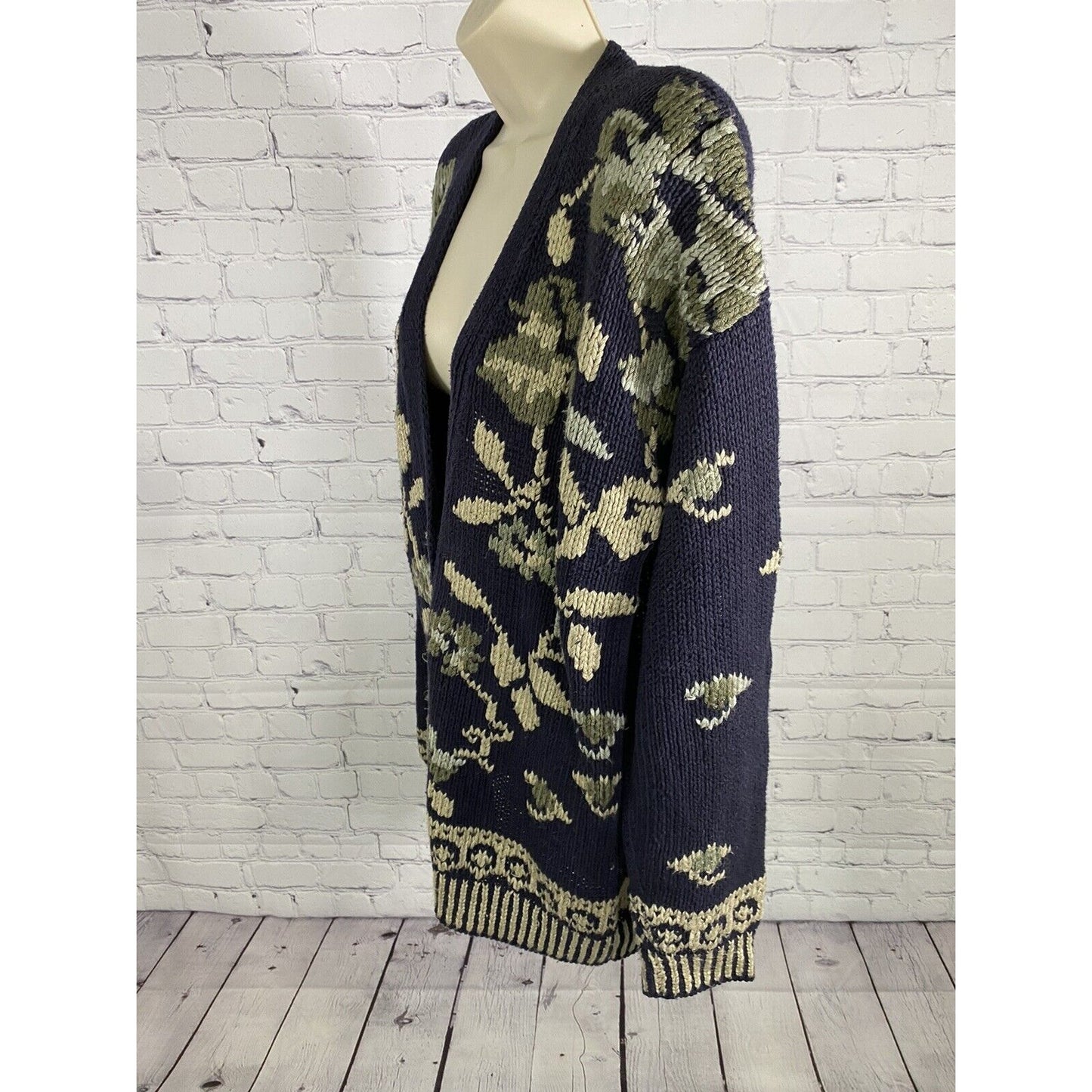 VTG Jones New York Hand Embroidered Shoulder Pad Button Up Sweater Cardigan M
