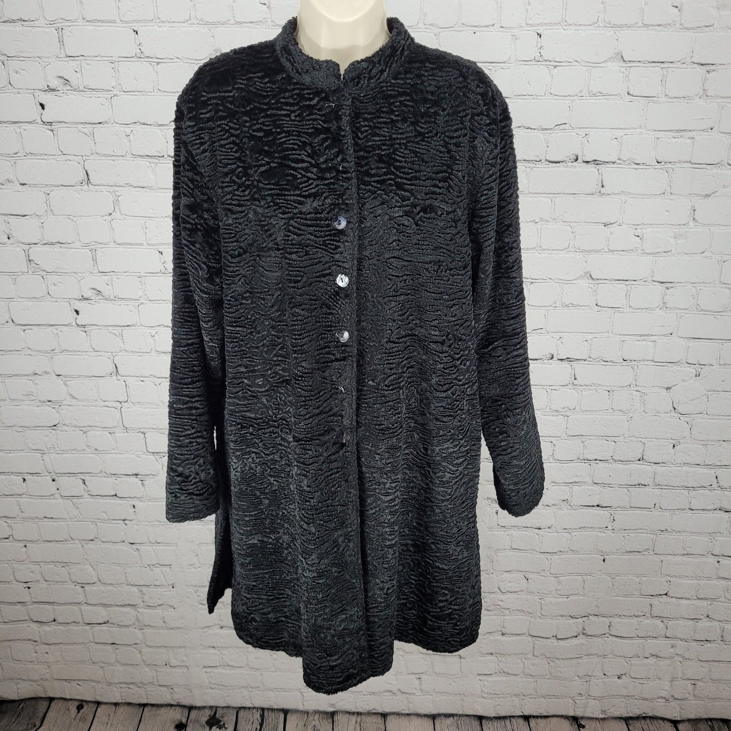 Chico's Black Textured Faux Fur Buttoned Band Collar Over Coat Size 3 US 16