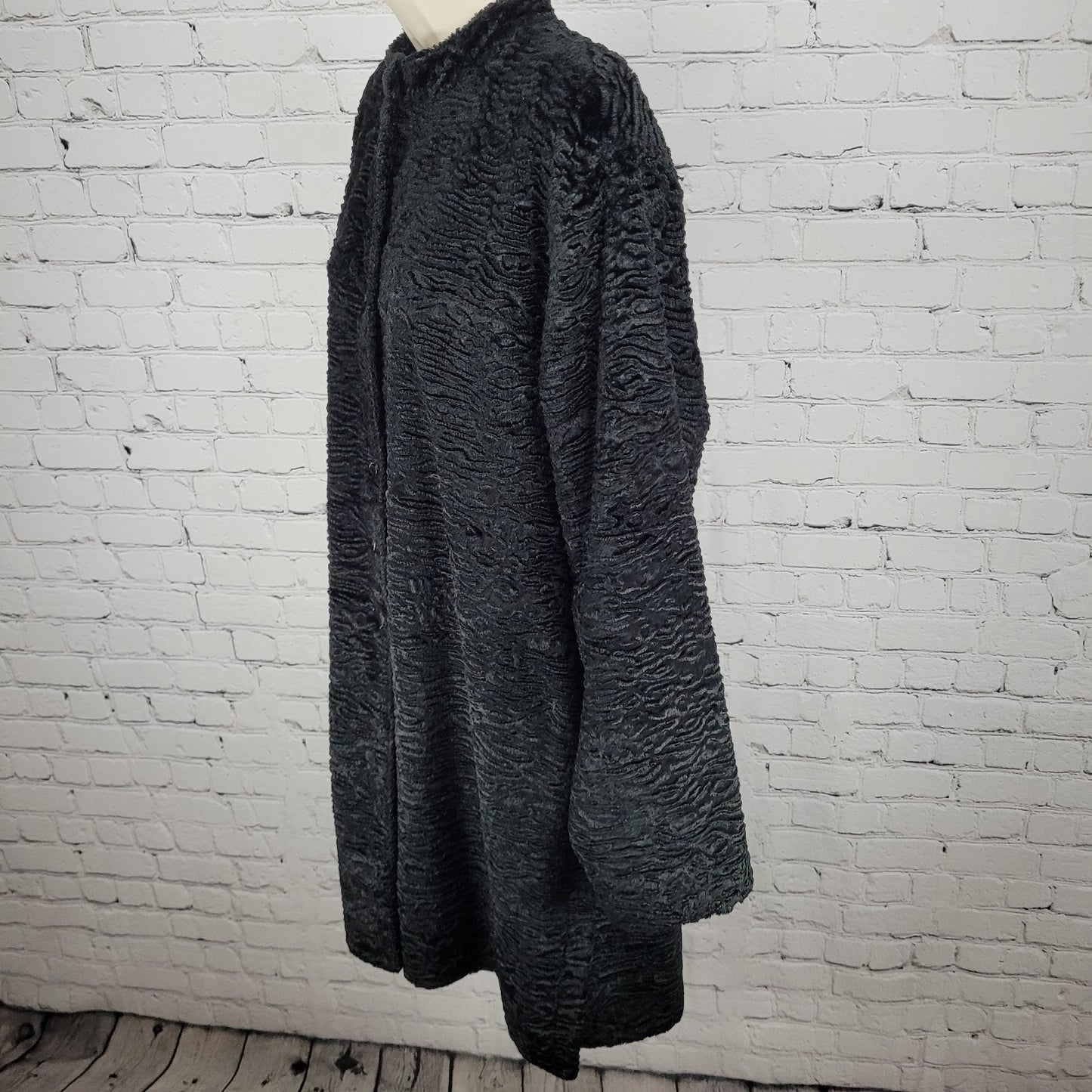 Chico's Black Textured Faux Fur Buttoned Band Collar Over Coat Size 3 US 16