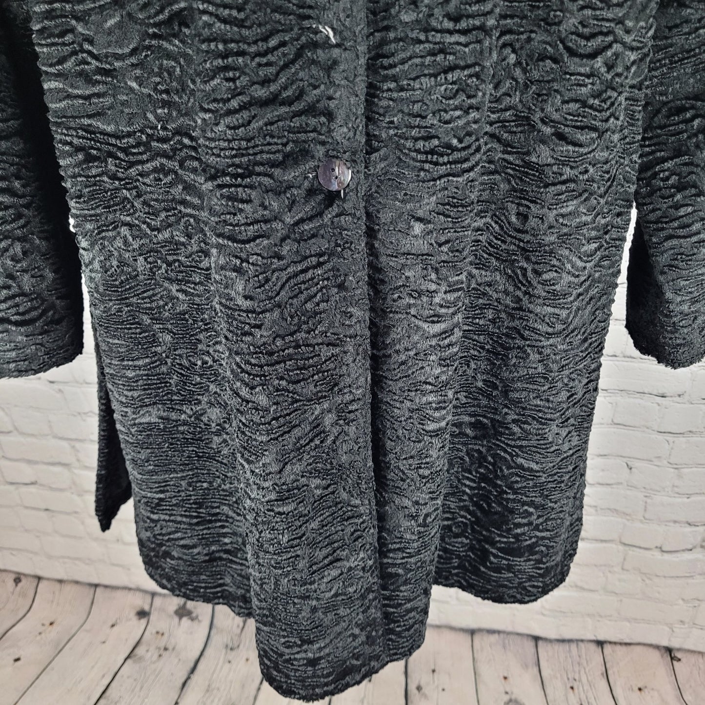 Chico's Black Textured Faux Fur Buttoned Band Collar Over Coat Size 3 US 16