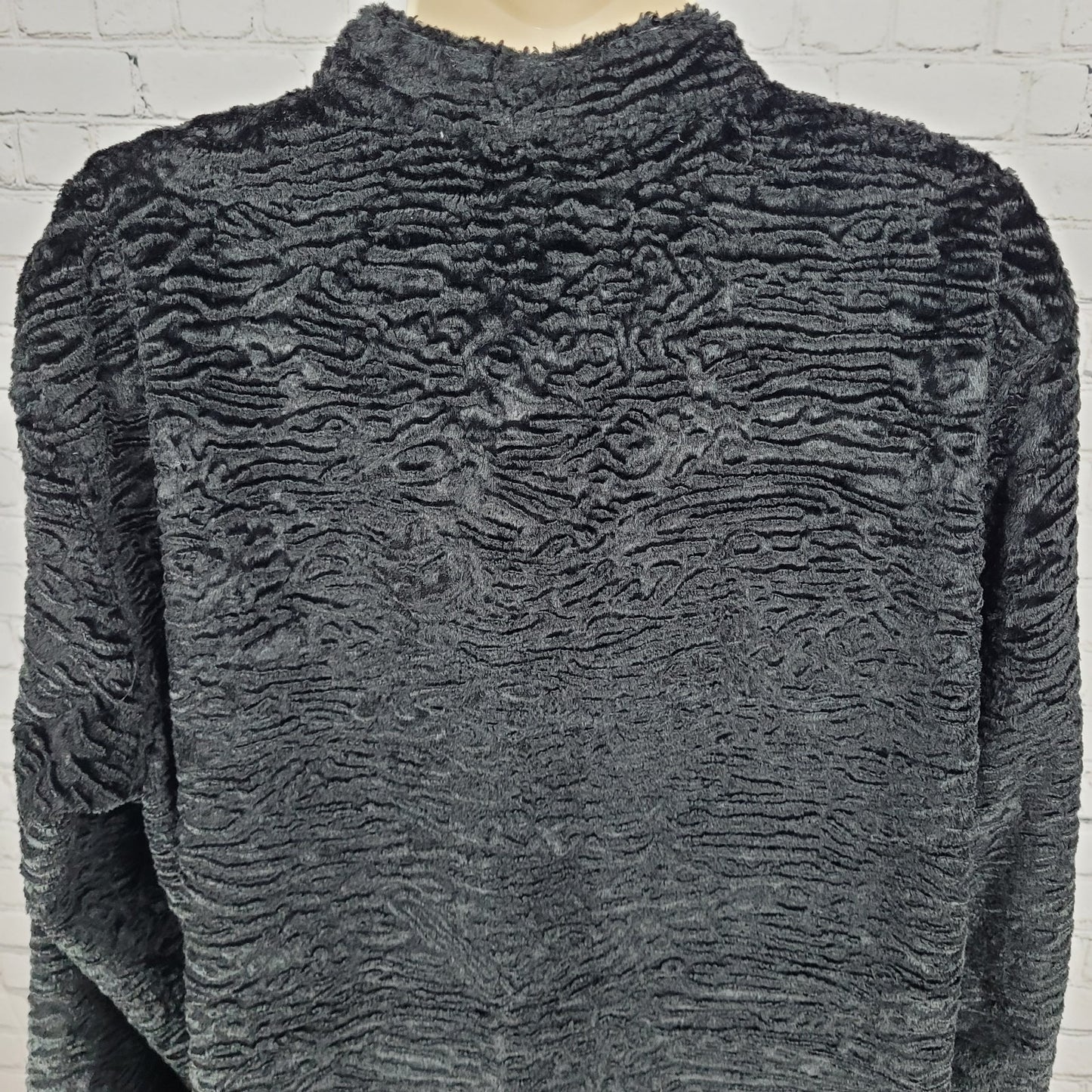 Chico's Black Textured Faux Fur Buttoned Band Collar Over Coat Size 3 US 16