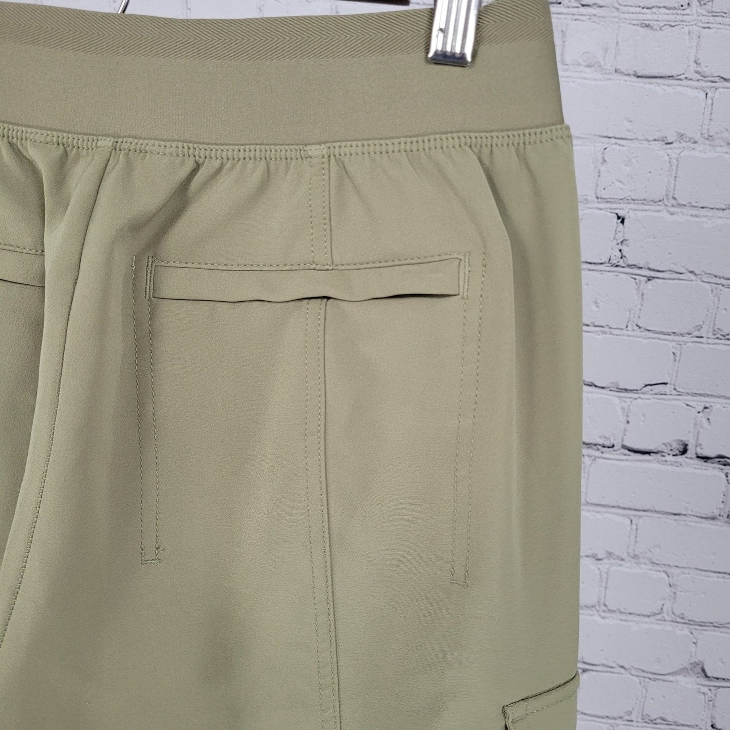 Athleta Green Athleisure Stretch High Rise Cargo Pockets Pants Size 4 (26x39)