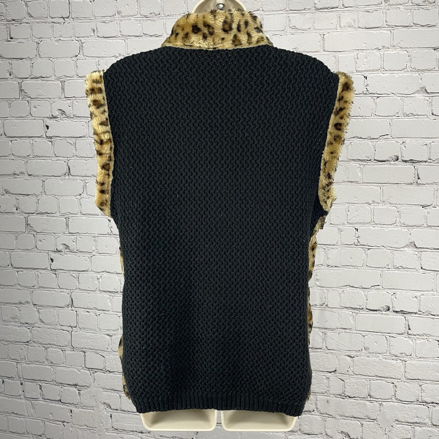 Bagatelle Tan Leopard Faux Fur Zipped Knit Back Vest Pockets Size Medium M